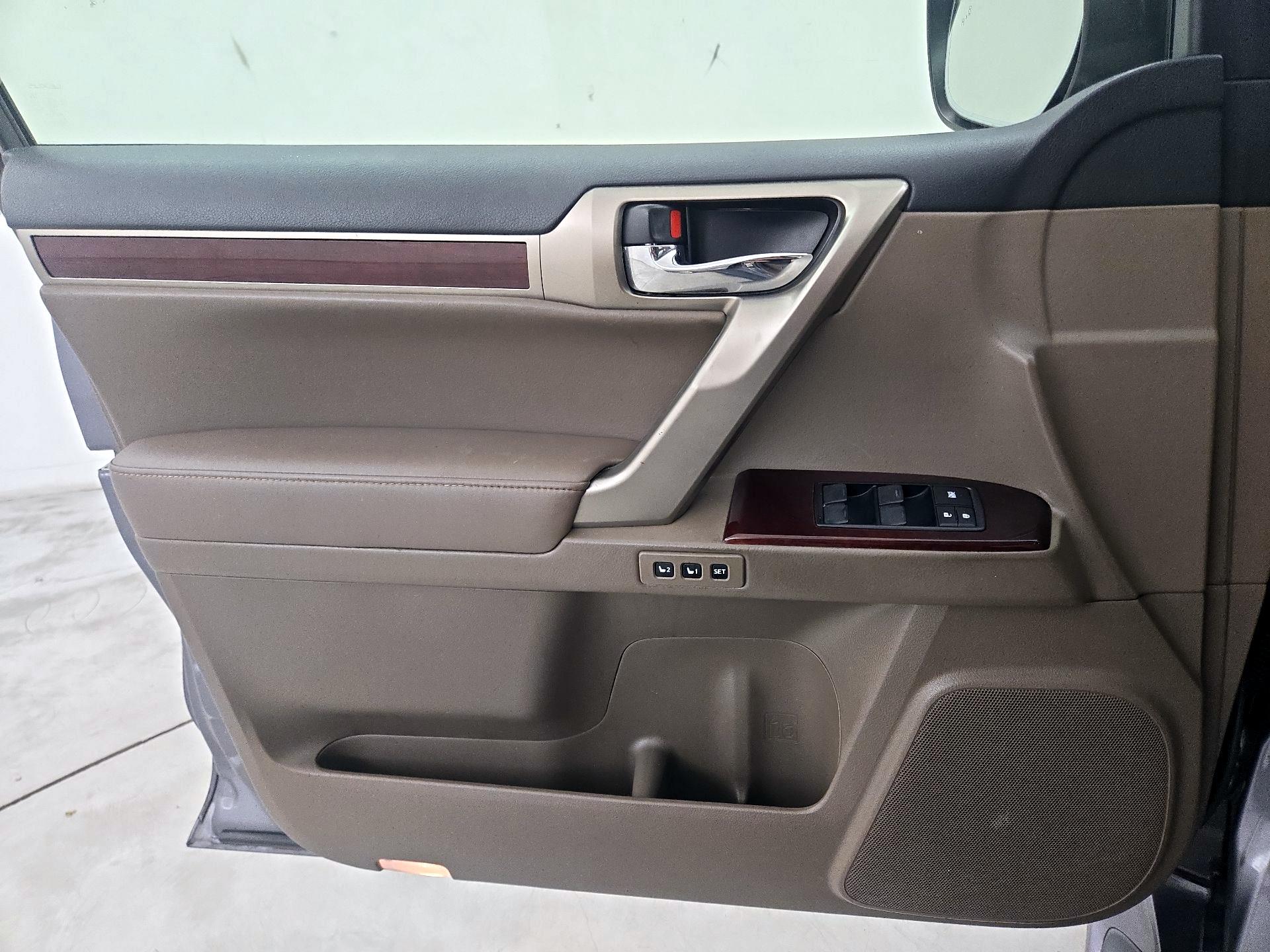 Thumbnail: 2017 Lexus GX - 12