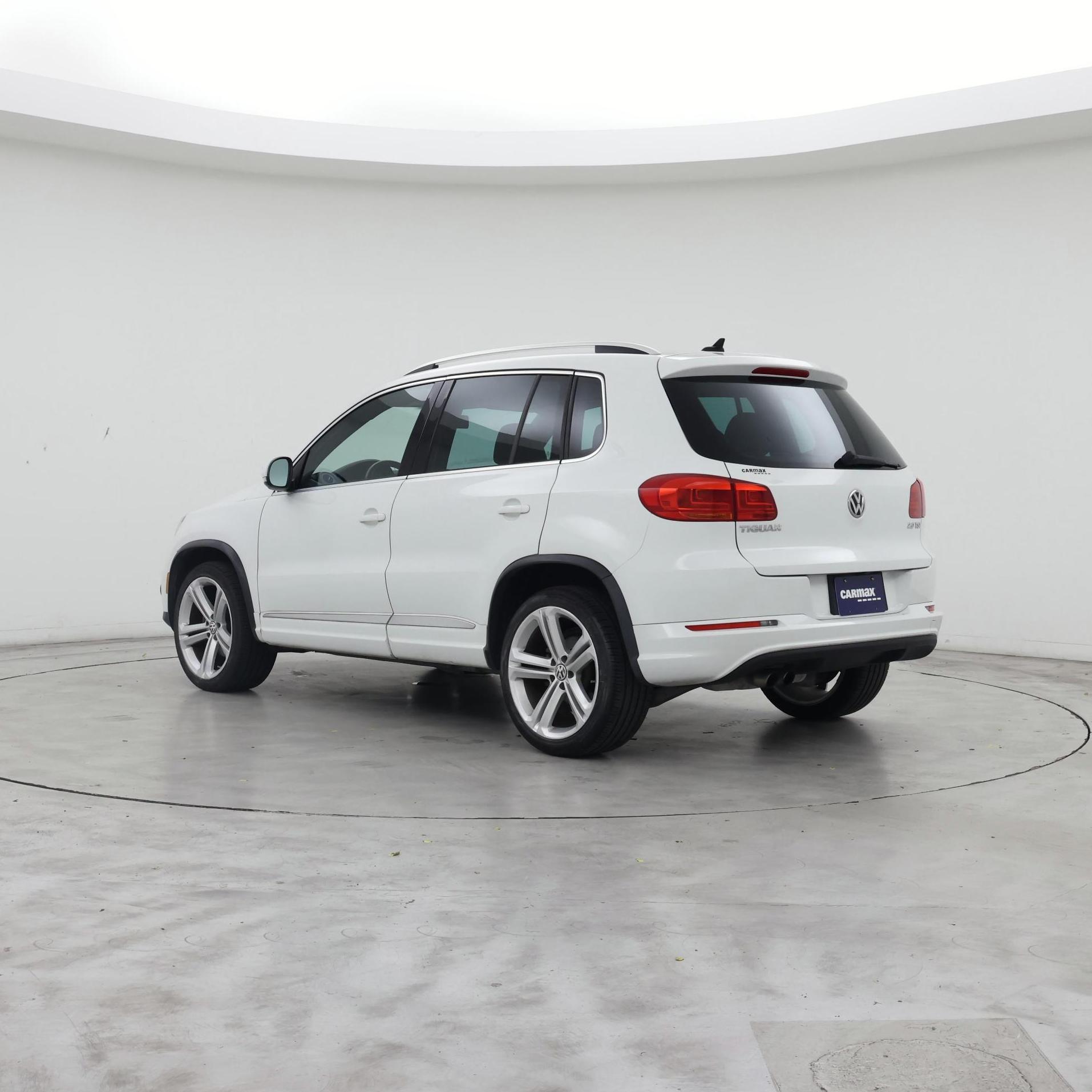 Thumbnail: 2016 Volkswagen Tiguan - 2