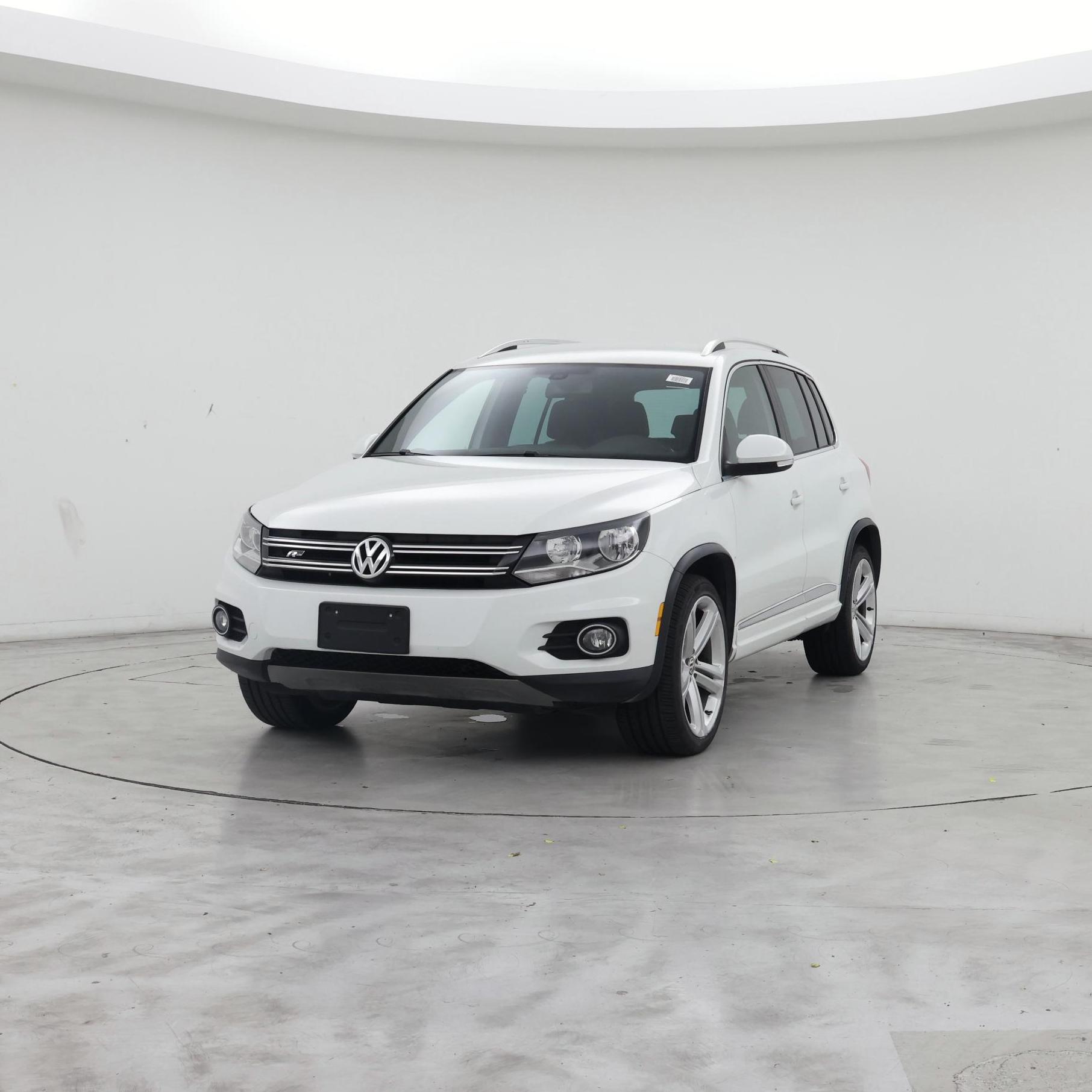 Thumbnail: 2016 Volkswagen Tiguan - 4