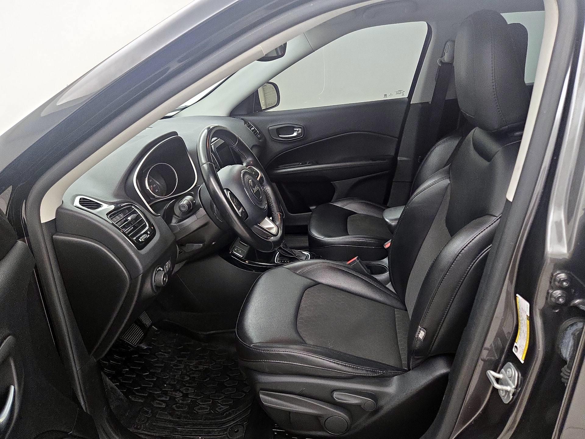 Thumbnail: 2020 Jeep Compass - 11