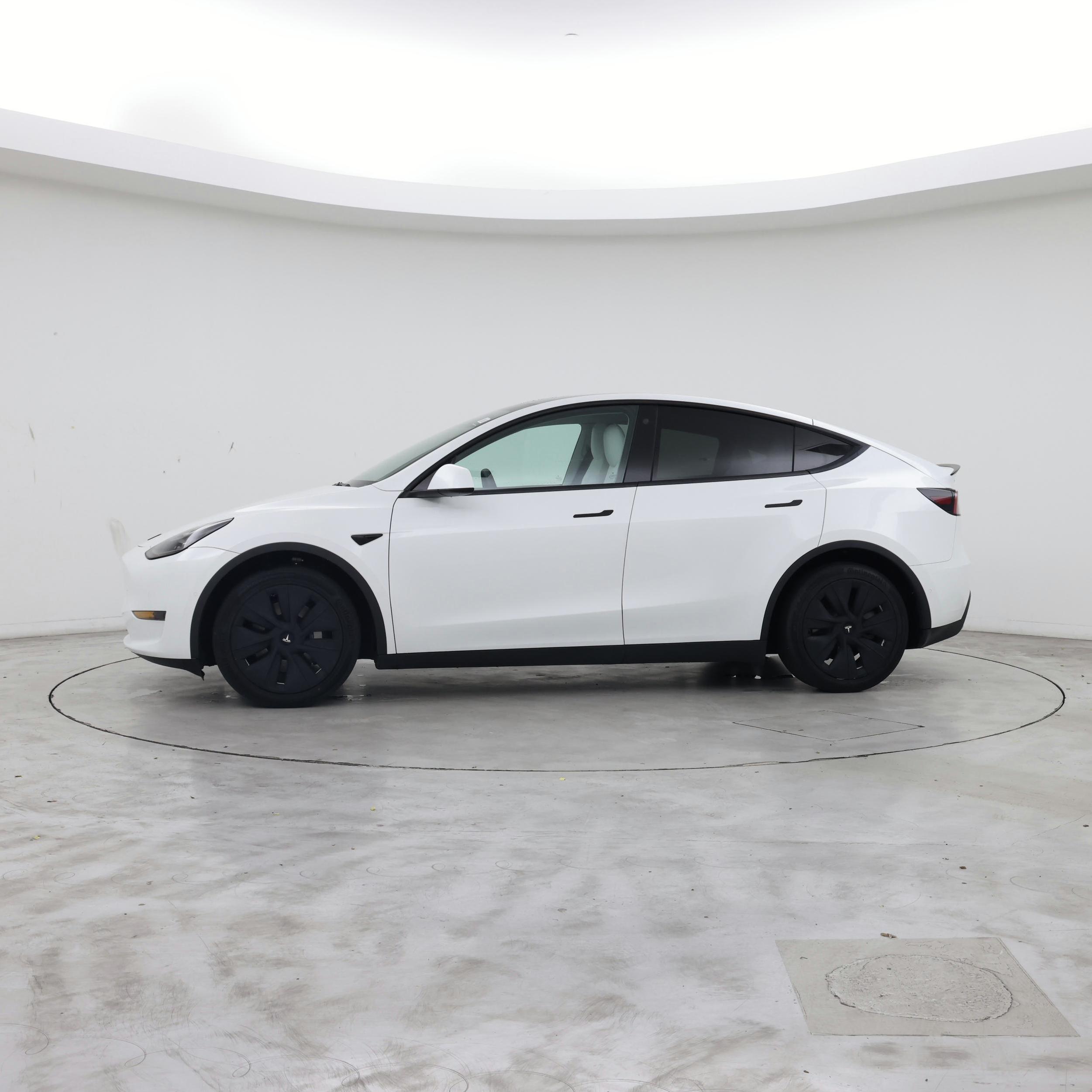 Thumbnail: 2022 Tesla Model Y - 3