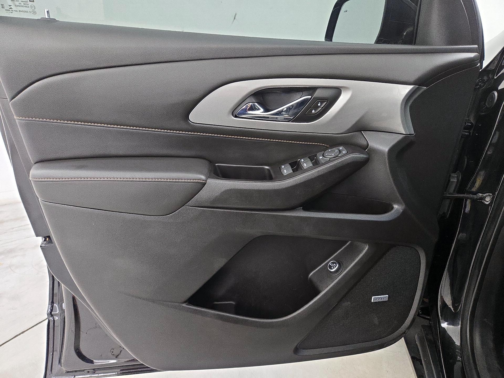Thumbnail: 2020 Chevrolet Traverse - 12