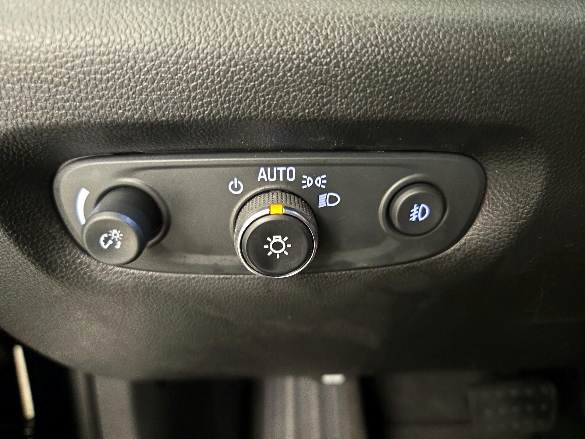 Thumbnail: 2020 Chevrolet Traverse - 13