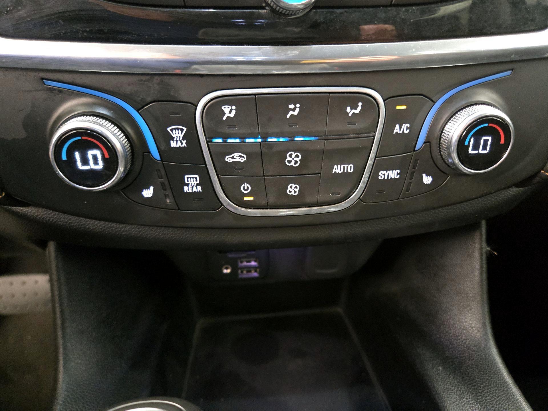 Thumbnail: 2020 Chevrolet Traverse - 16