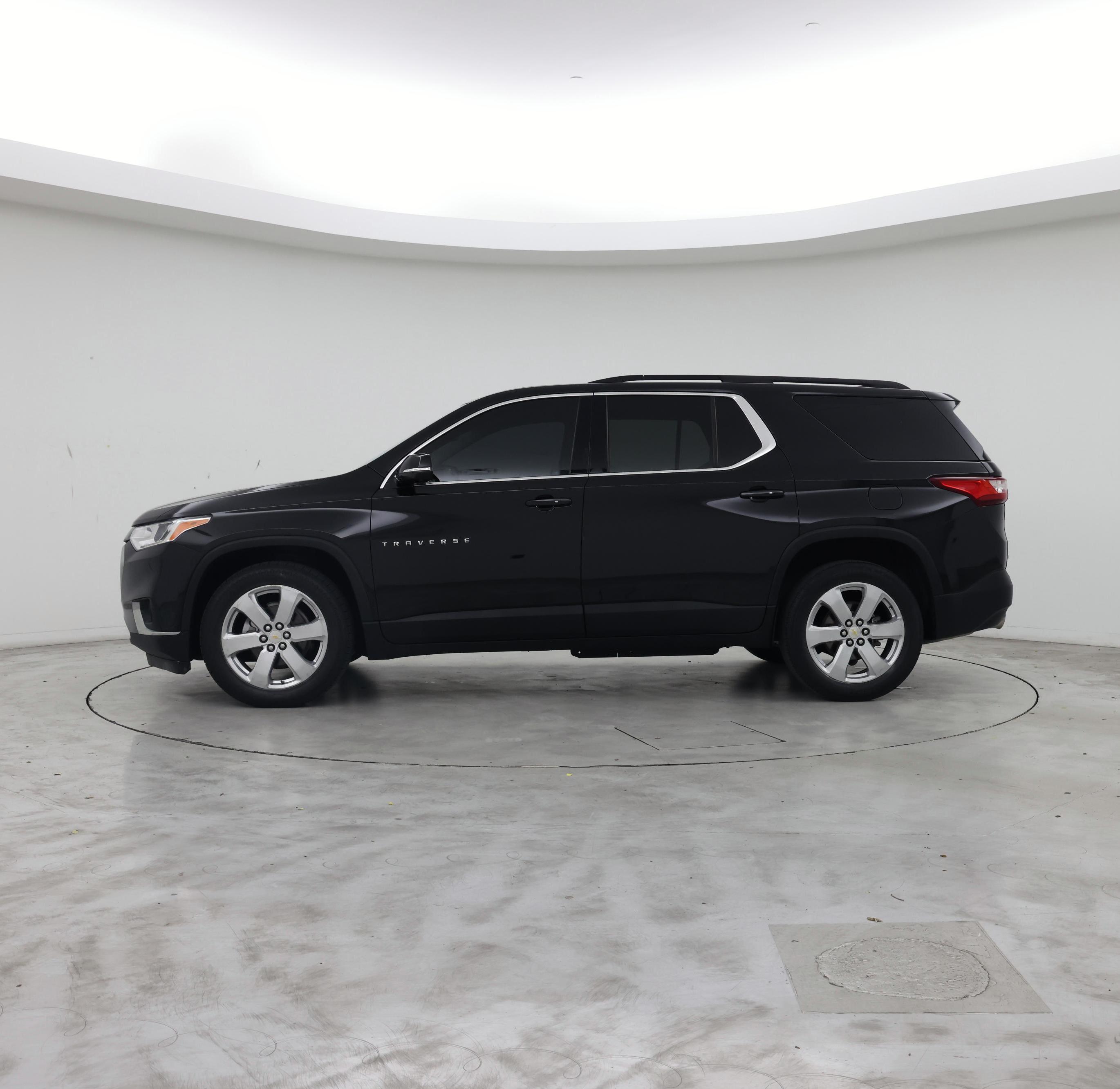 Thumbnail: 2020 Chevrolet Traverse - 3