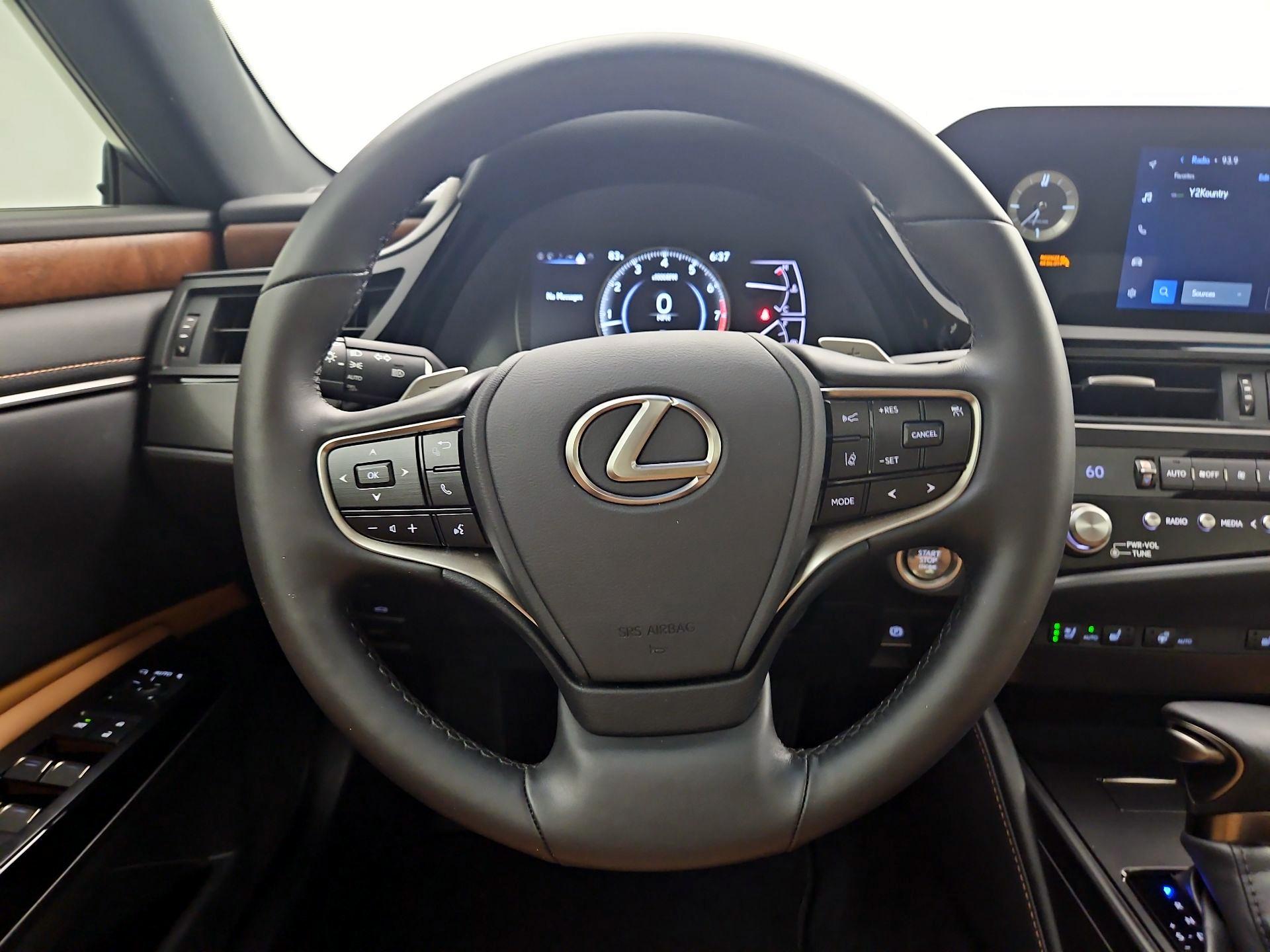 Thumbnail: 2025 Lexus ES - 10