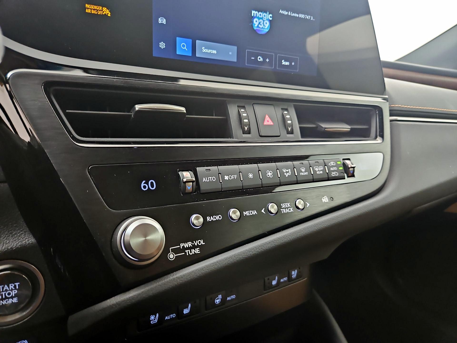Thumbnail: 2025 Lexus ES - 16