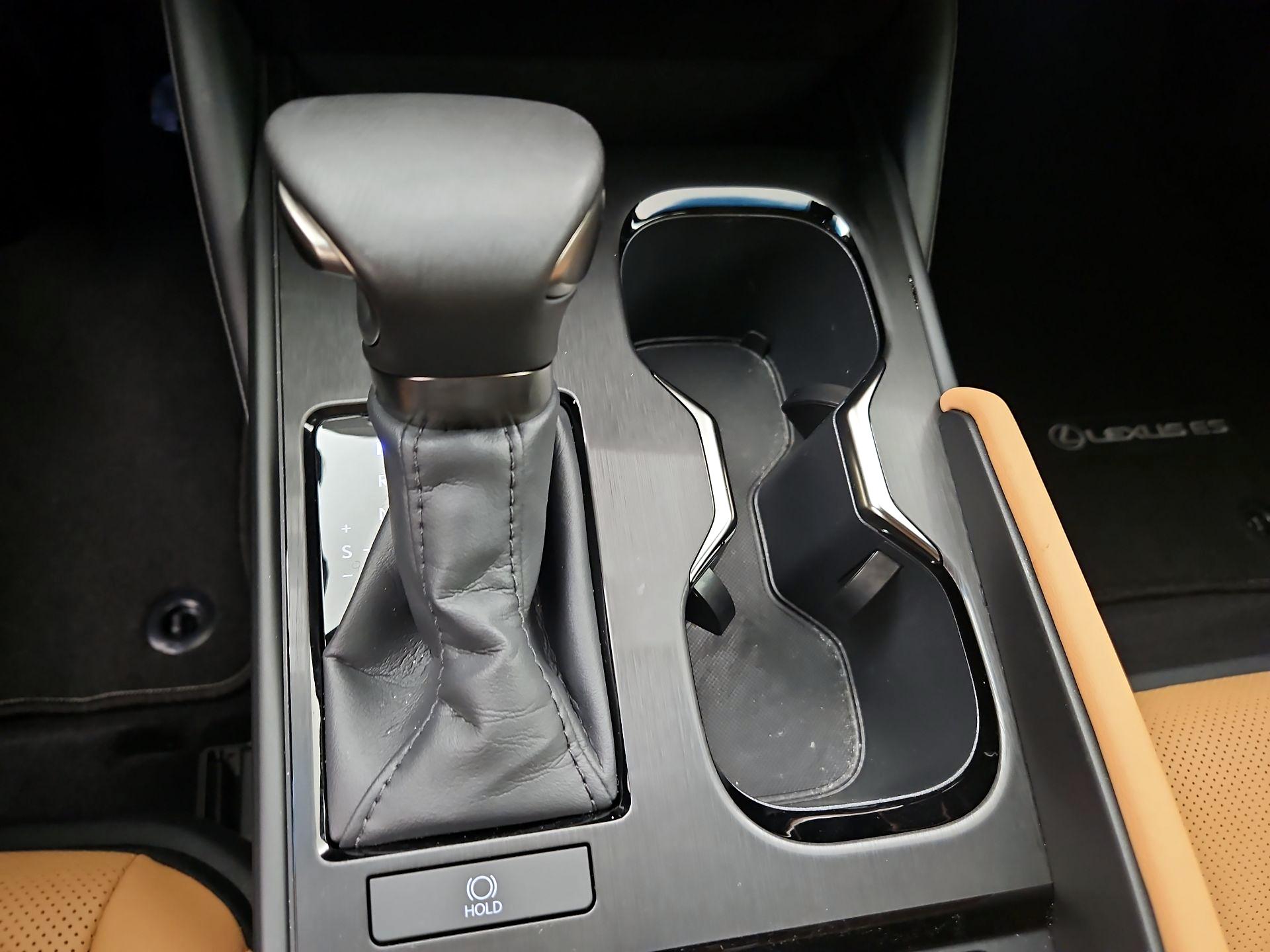 Thumbnail: 2025 Lexus ES - 17