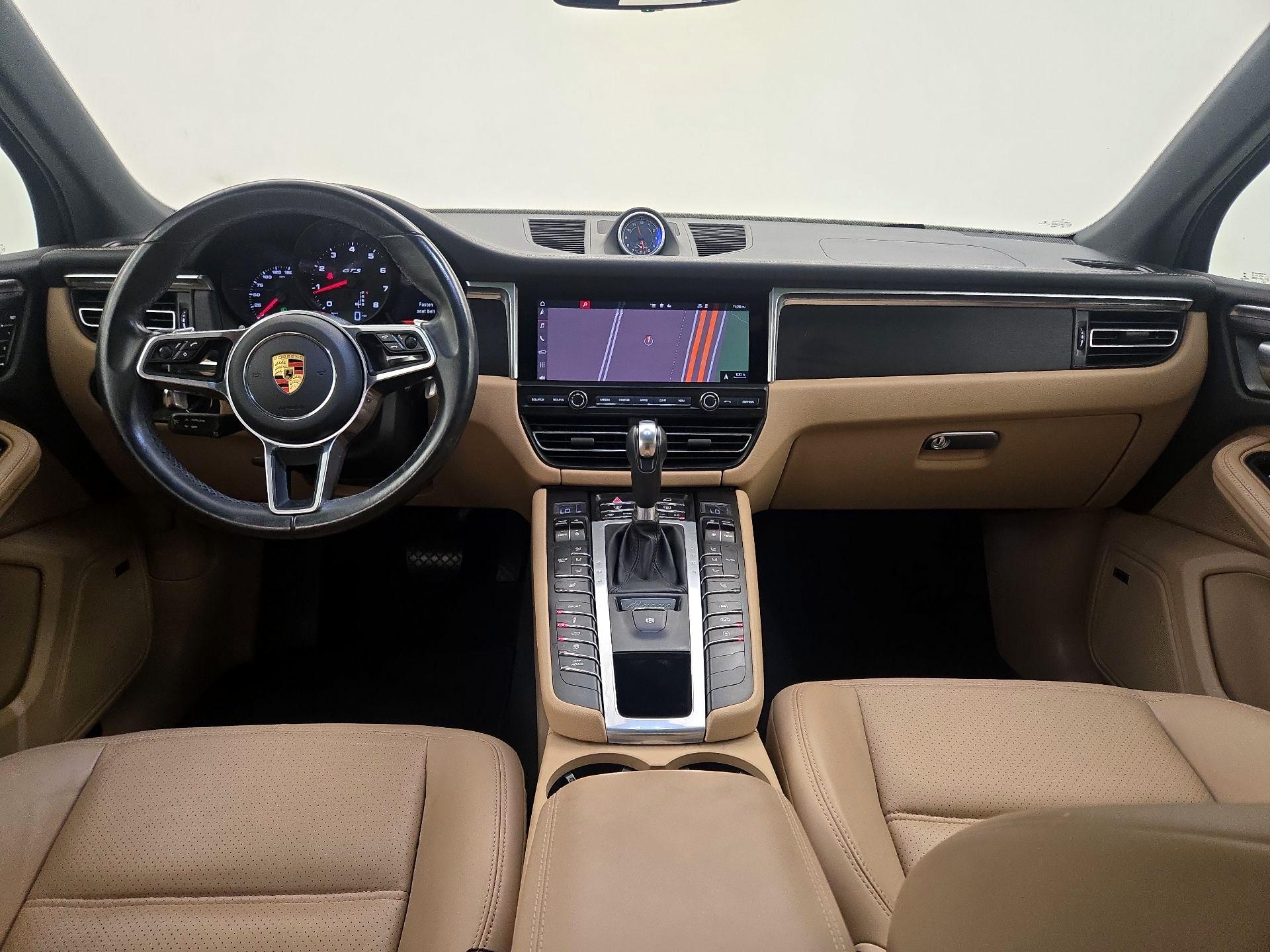 Thumbnail: 2021 Porsche Macan - 9