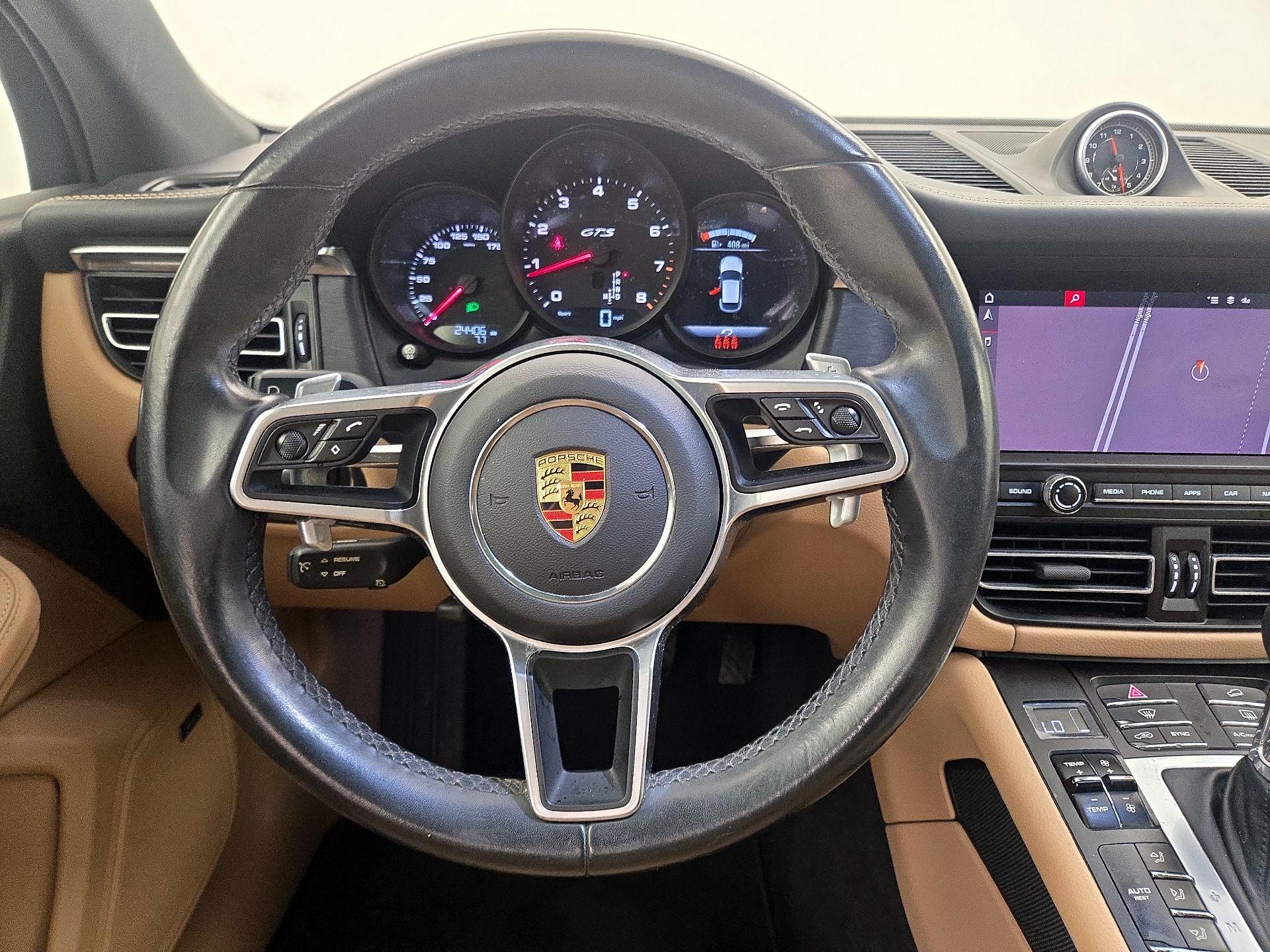 Thumbnail: 2021 Porsche Macan - 10