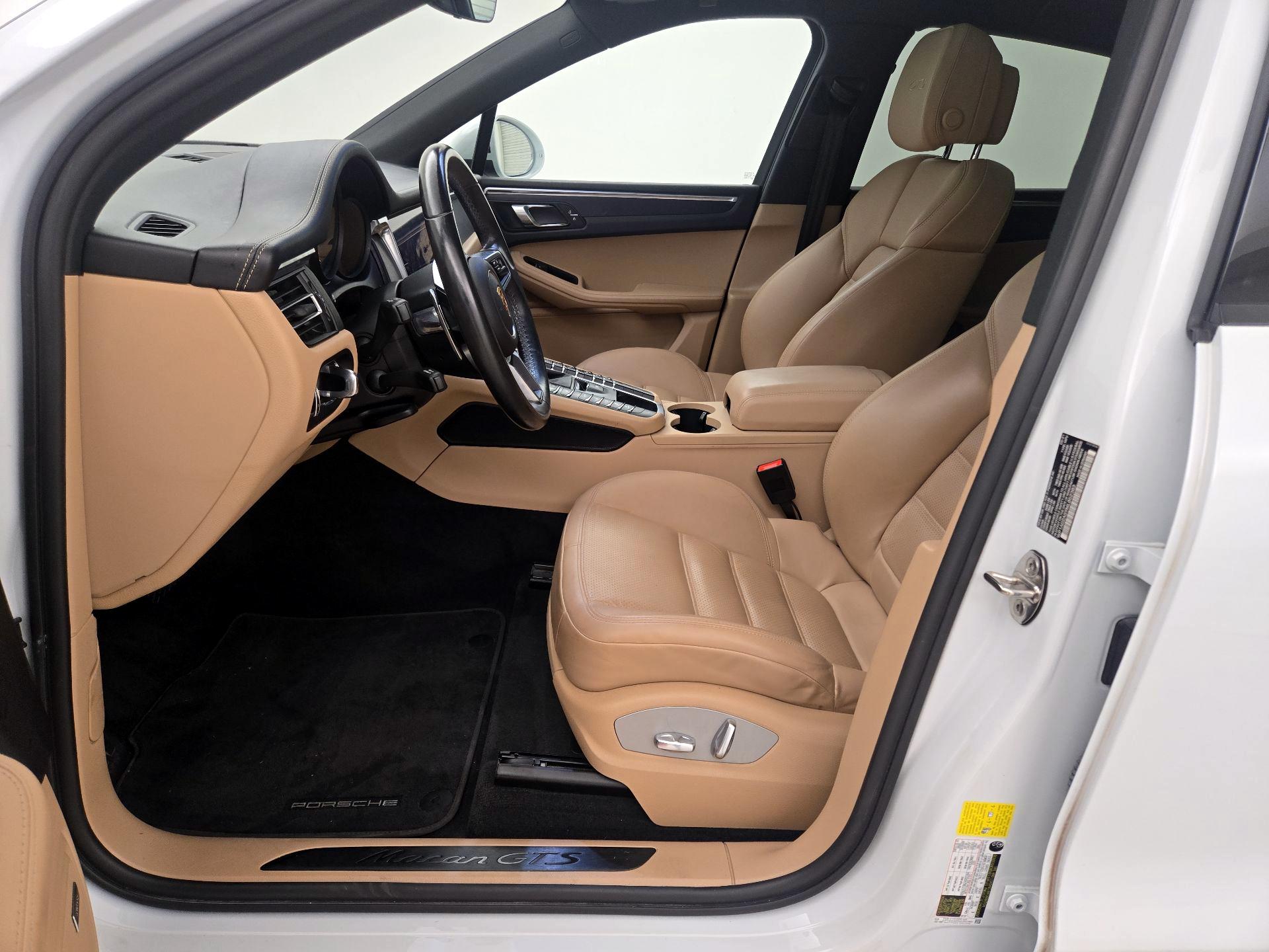 Thumbnail: 2021 Porsche Macan - 11