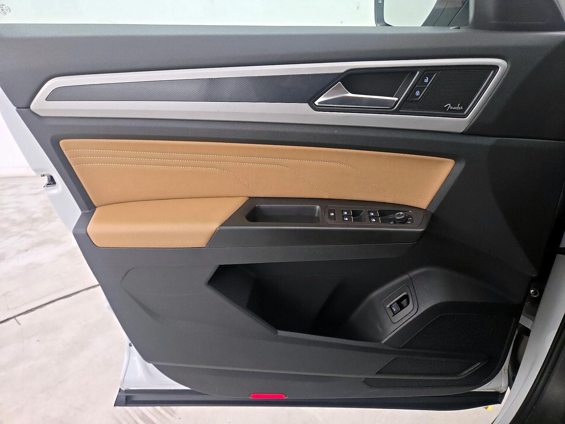 Thumbnail: 2022 Volkswagen Atlas - 12