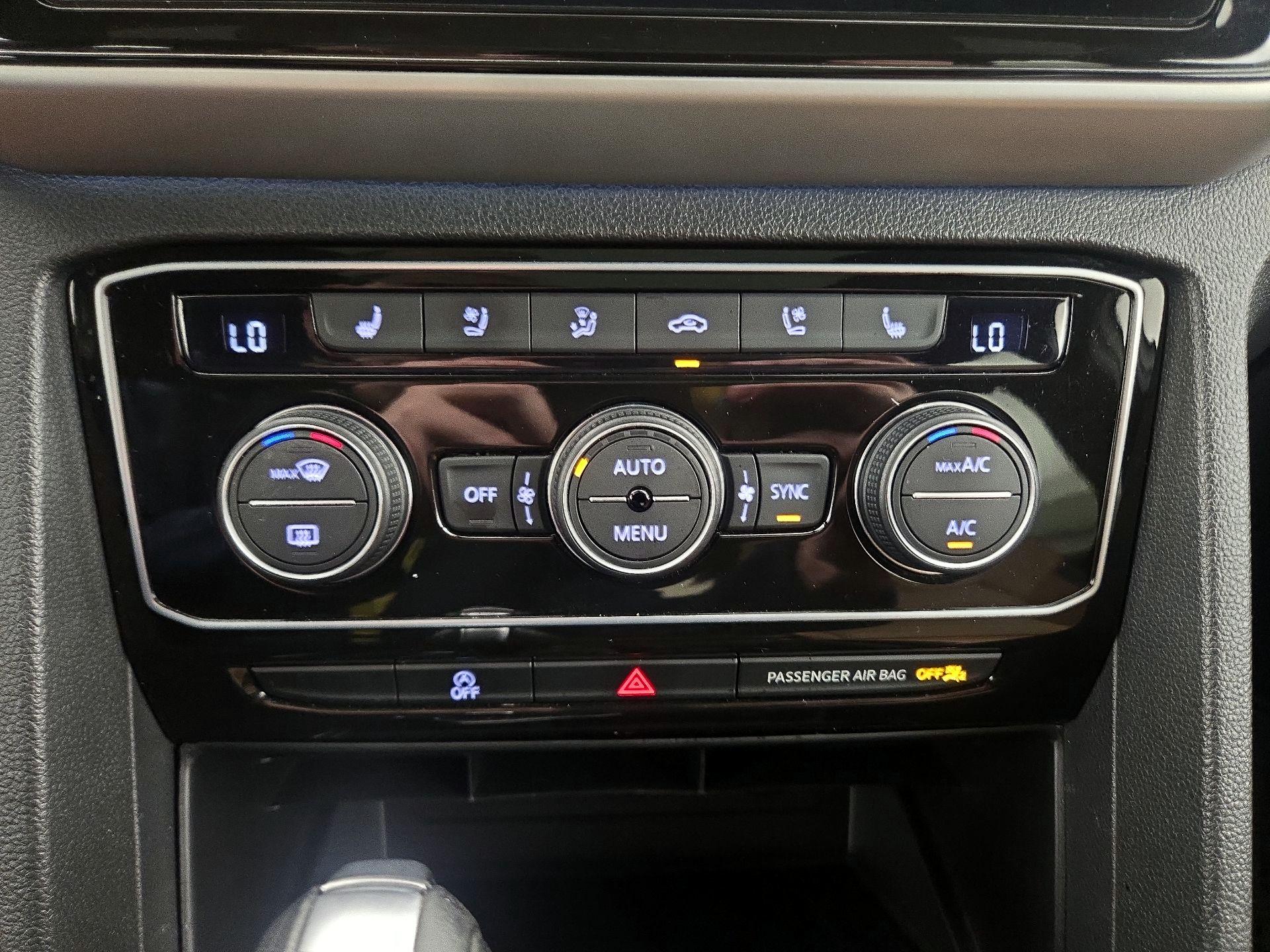 Thumbnail: 2022 Volkswagen Atlas - 17