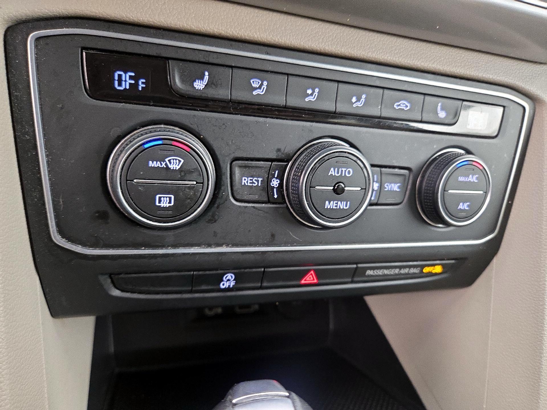 Thumbnail: 2019 Volkswagen Atlas - 16