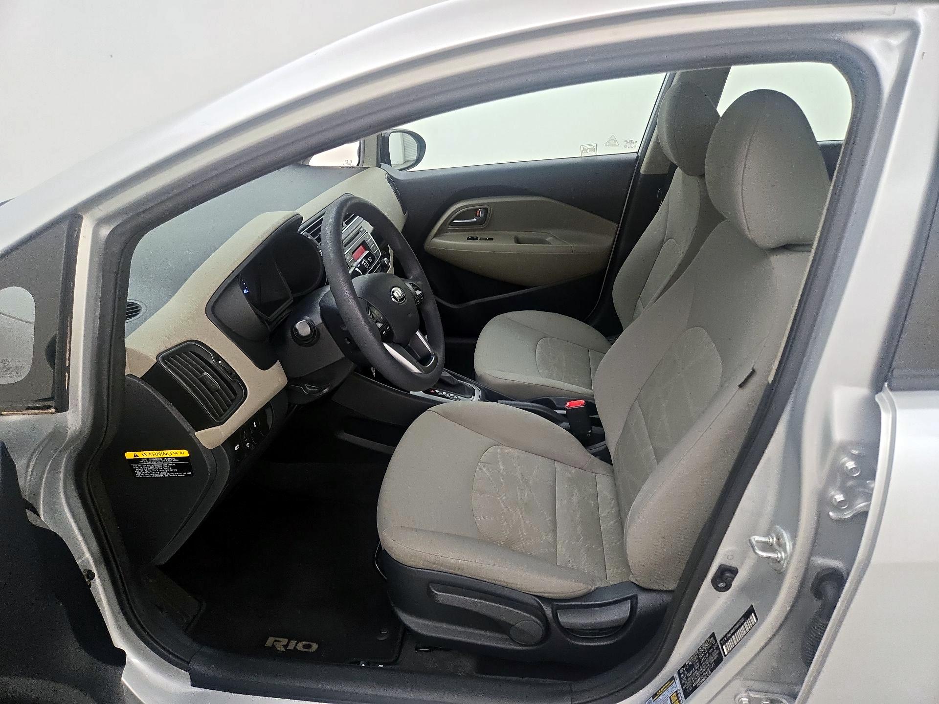 Thumbnail: 2017 Kia Rio - 11