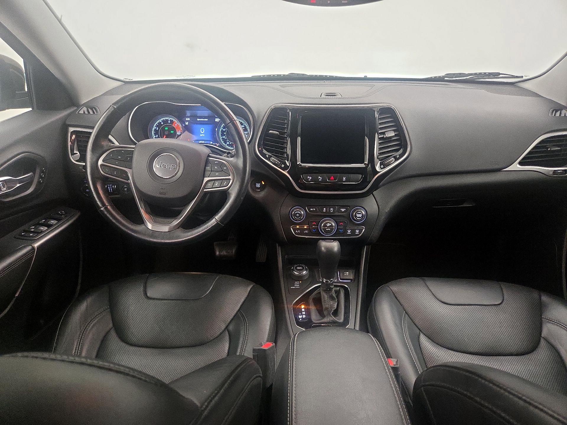 Thumbnail: 2019 Jeep Cherokee - 9