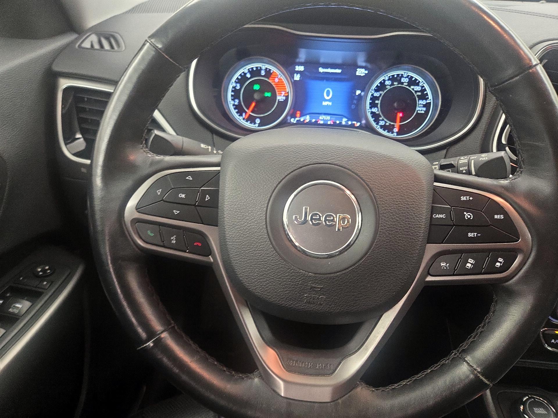 Thumbnail: 2019 Jeep Cherokee - 10