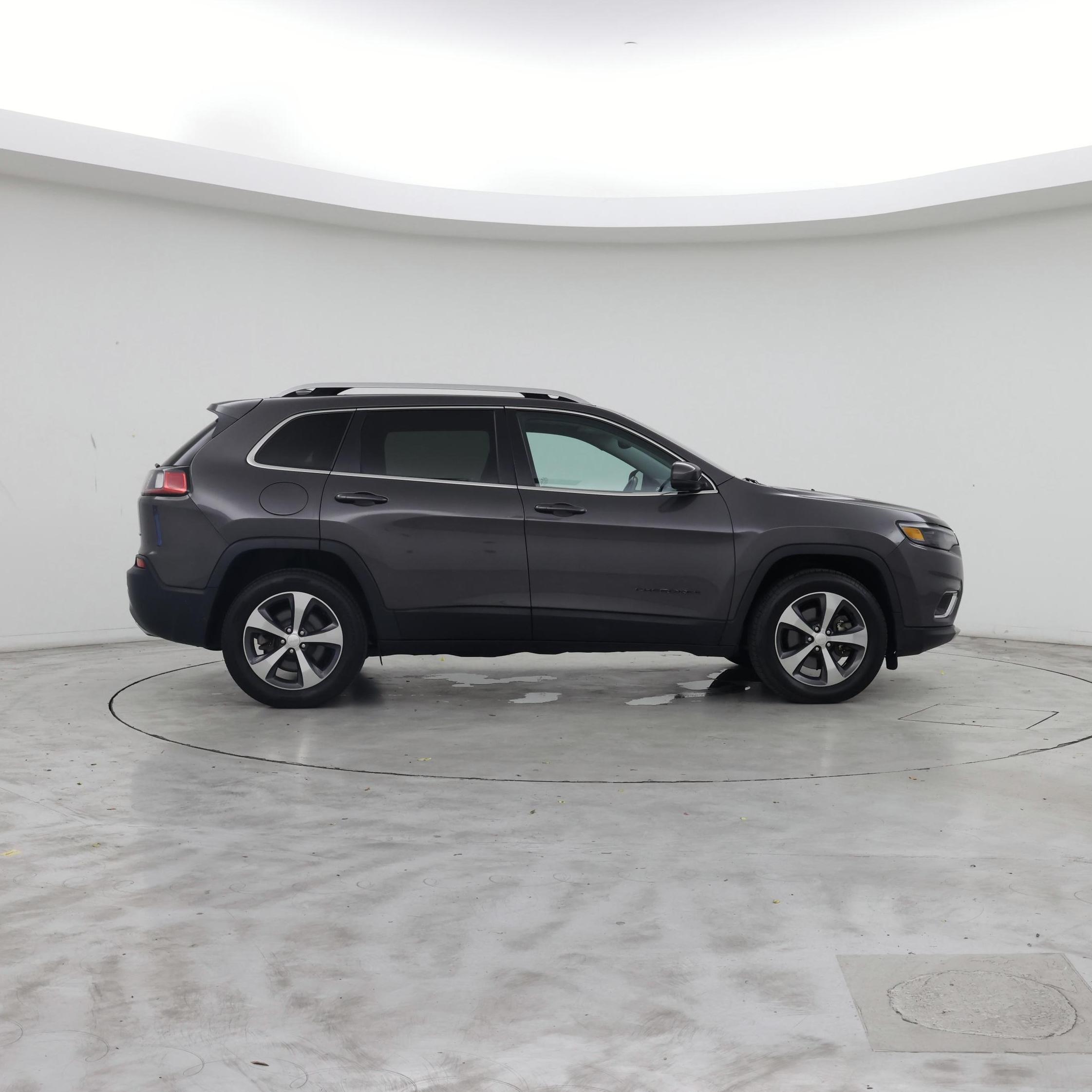 Thumbnail: 2019 Jeep Cherokee - 7