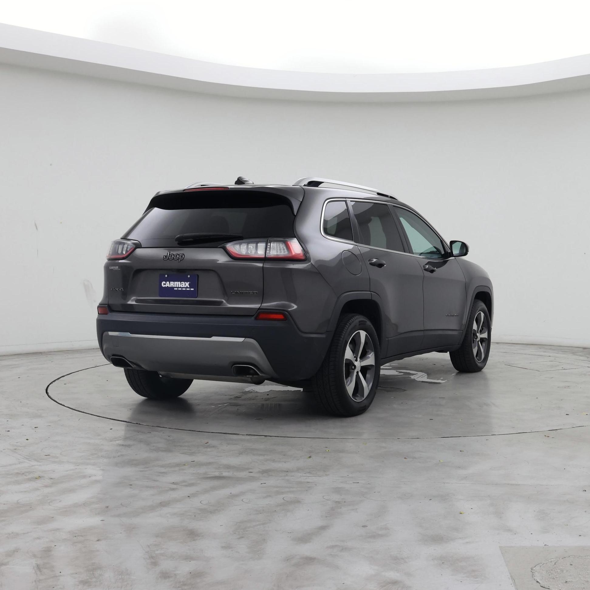 Thumbnail: 2019 Jeep Cherokee - 8