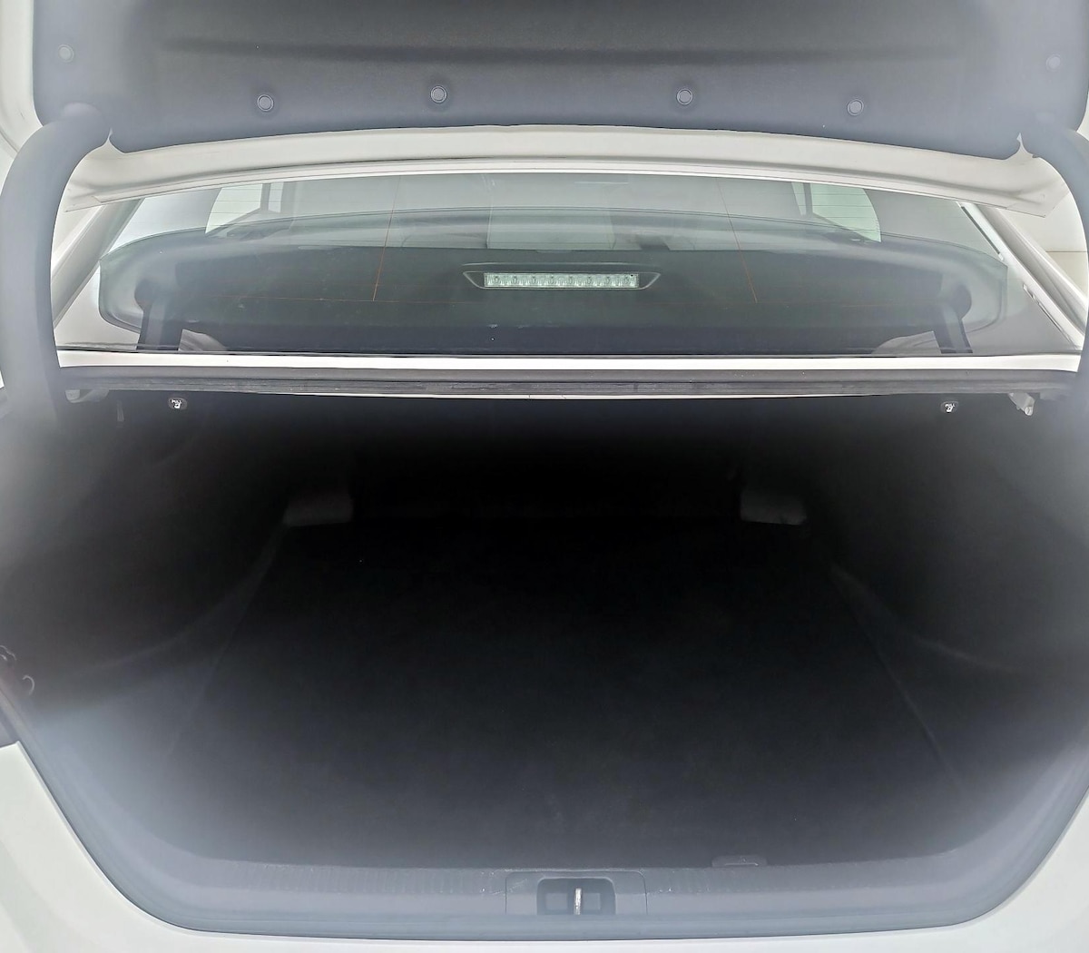 Trunk/Cargo (Seats Up)