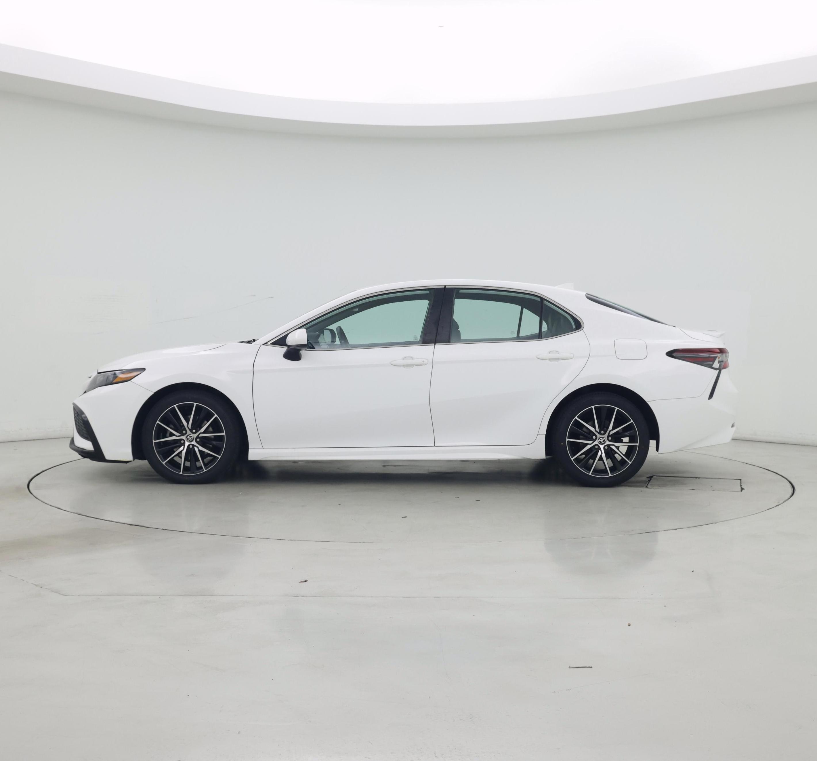 Thumbnail: 2021 Toyota Camry - 3