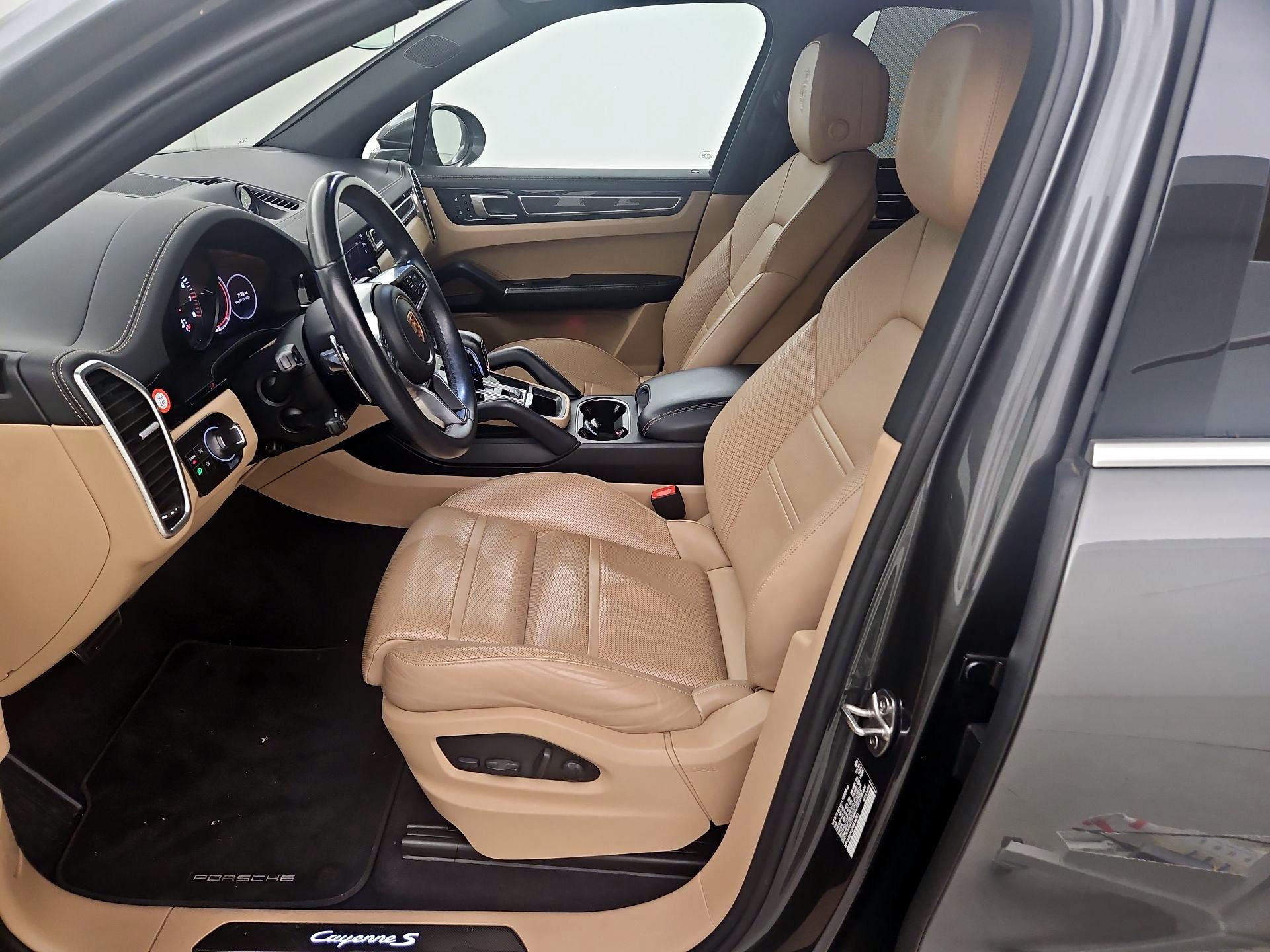 Thumbnail: 2023 Porsche Cayenne - 9