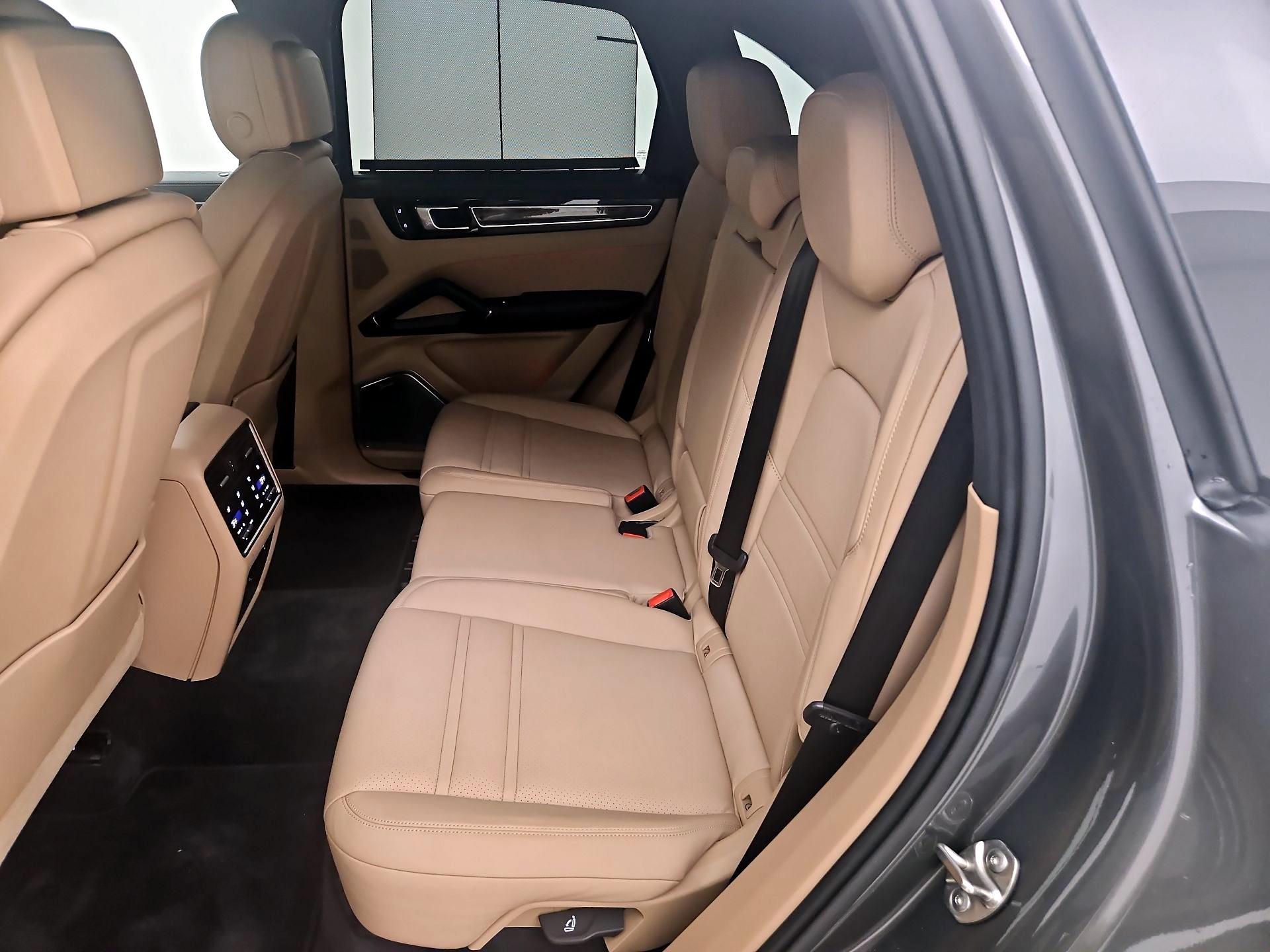 Thumbnail: 2023 Porsche Cayenne - 19