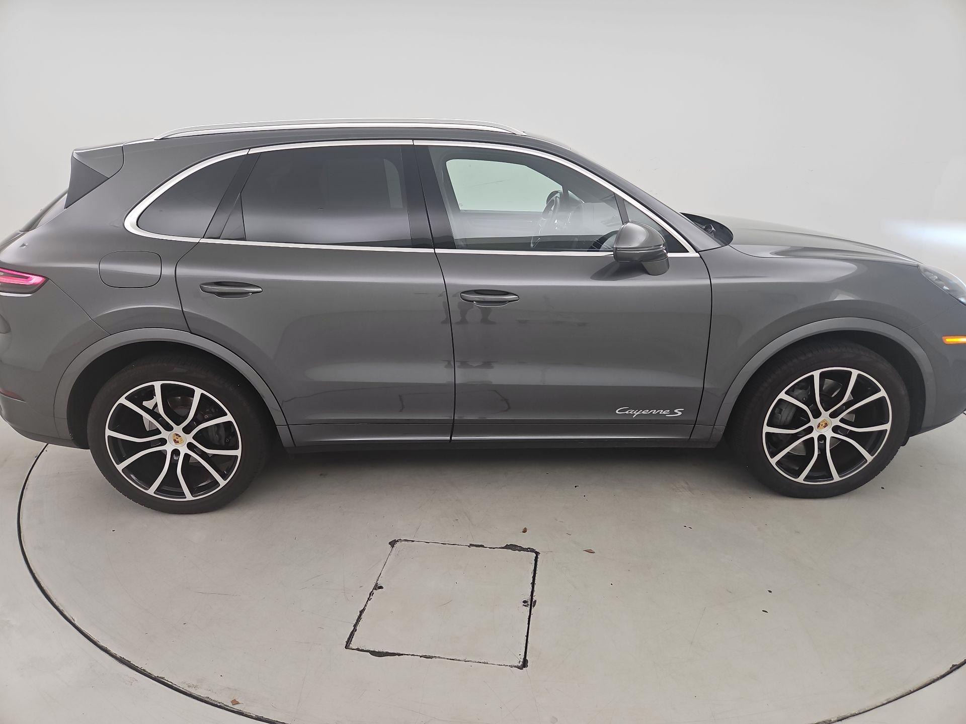 Thumbnail: 2023 Porsche Cayenne - 4
