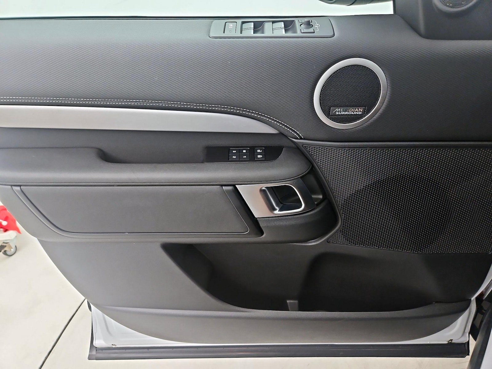 2023 Land Rover Discovery HSE R Dynamic - Photo 11
