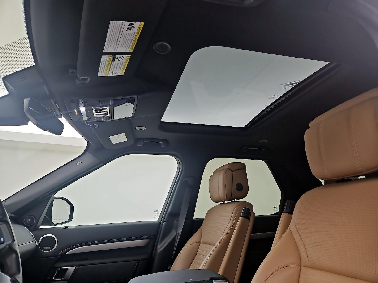 2023 Land Rover Discovery HSE R Dynamic - Photo 19