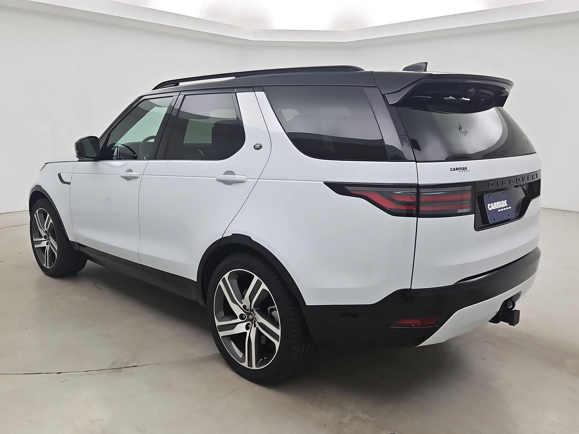 Thumbnail: 2023 Land Rover Discovery - 7