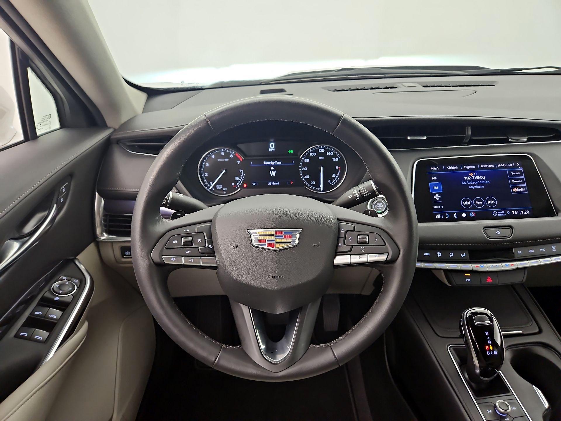Thumbnail: 2023 Cadillac XT4 - 10