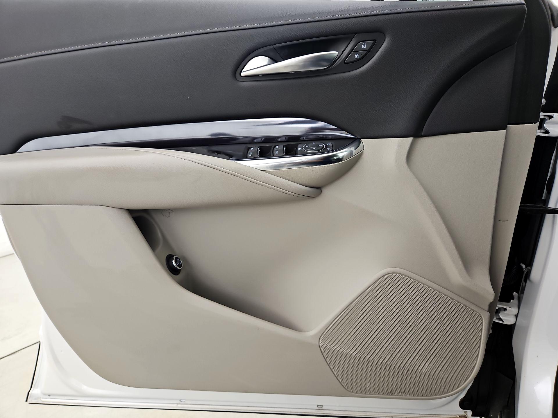Thumbnail: 2023 Cadillac XT4 - 12