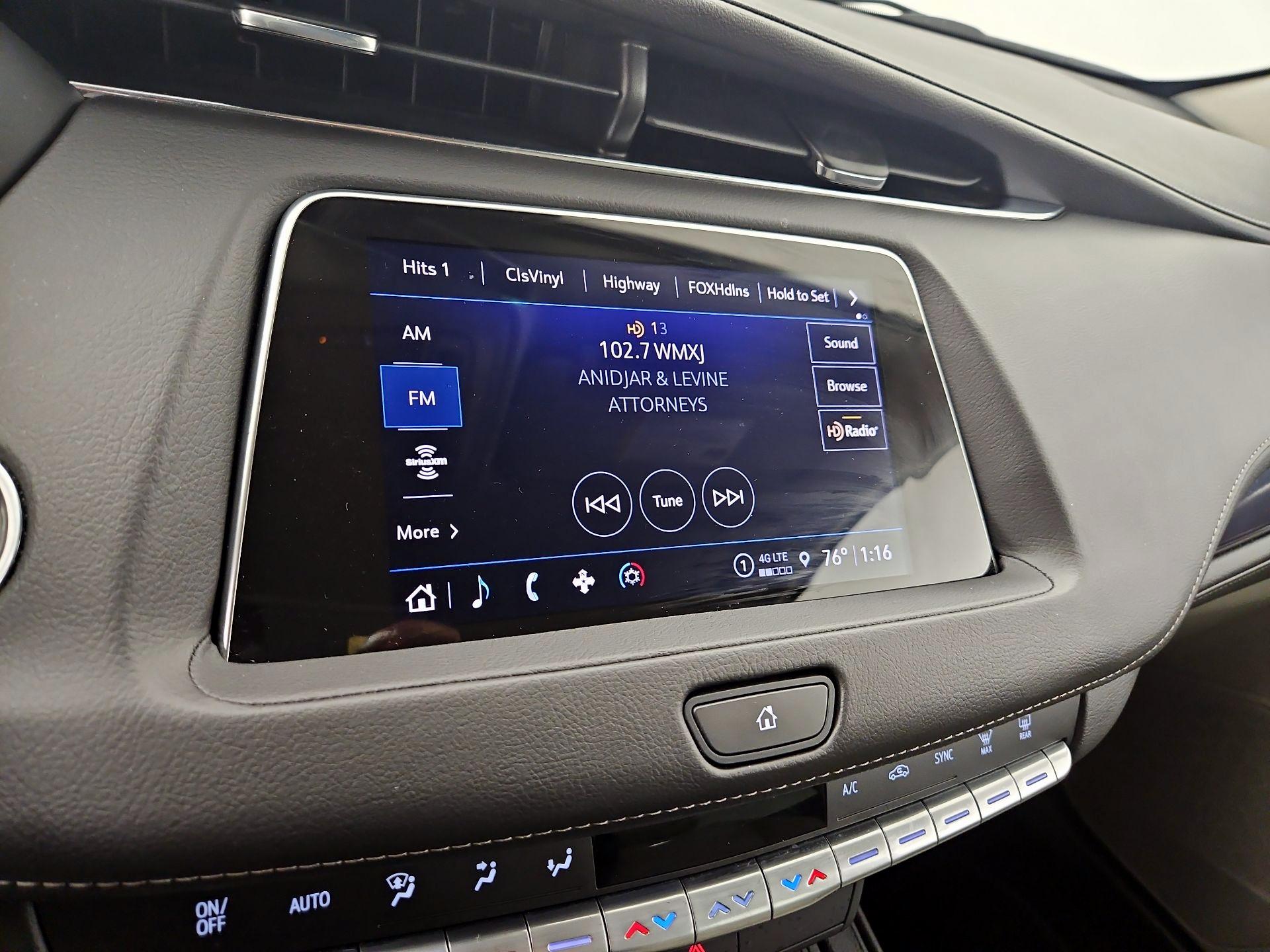 Thumbnail: 2023 Cadillac XT4 - 15