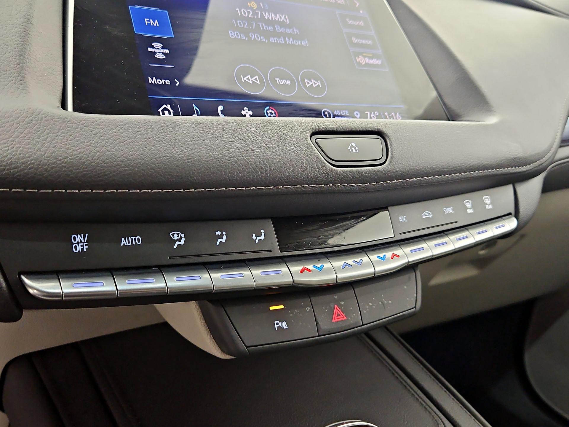 Thumbnail: 2023 Cadillac XT4 - 16