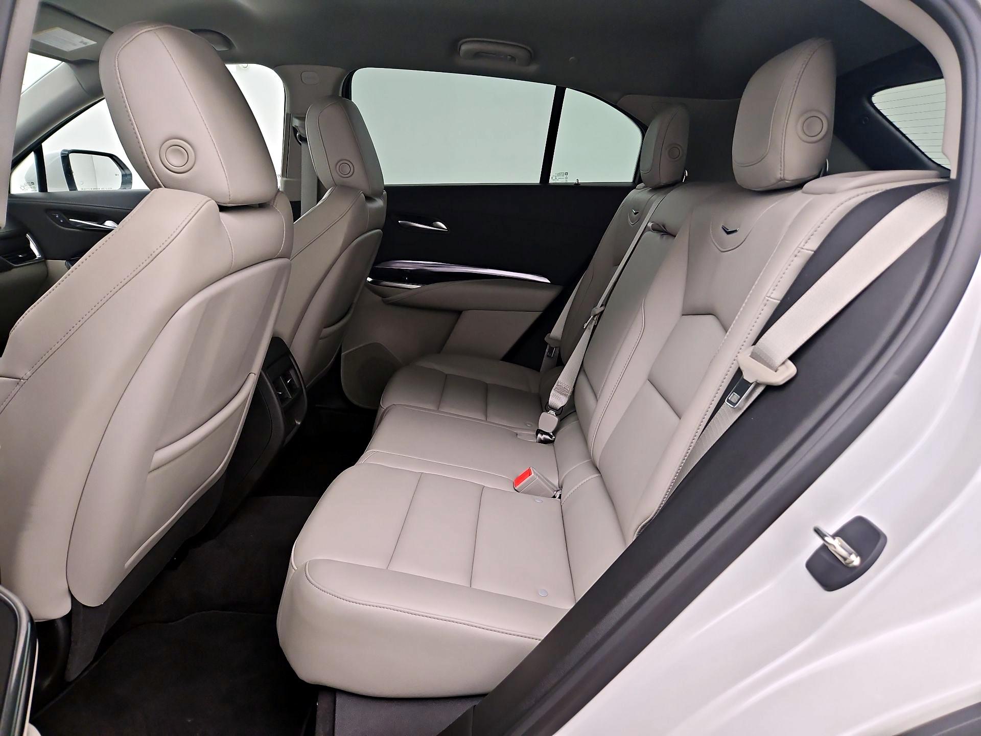 Thumbnail: 2023 Cadillac XT4 - 19