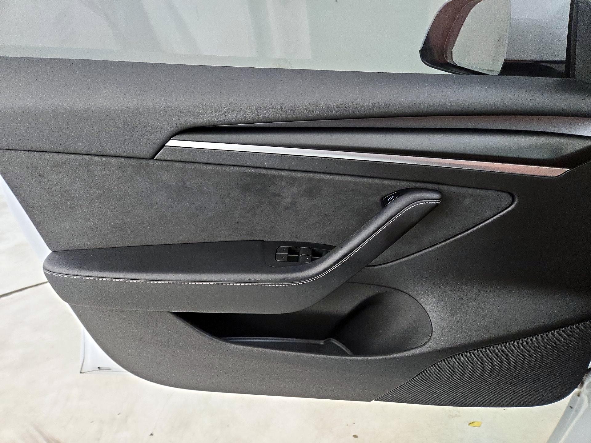 Thumbnail: 2022 Tesla Model 3 - 12