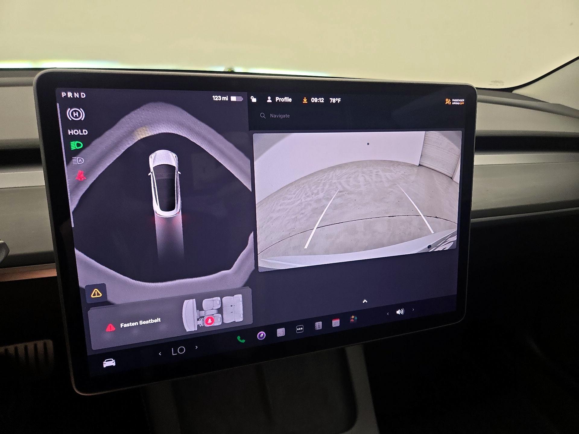 Thumbnail: 2022 Tesla Model 3 - 14