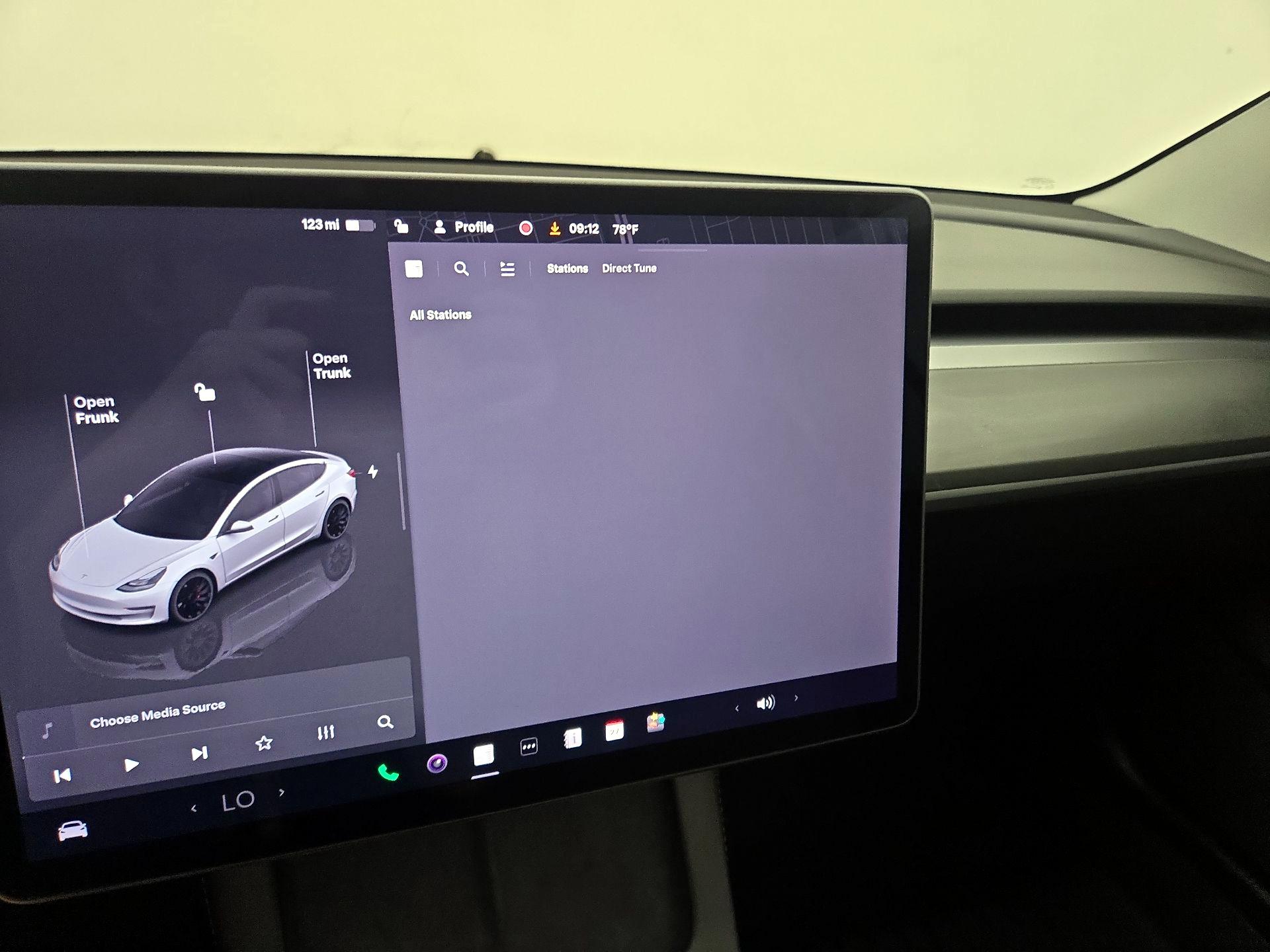 Thumbnail: 2022 Tesla Model 3 - 15