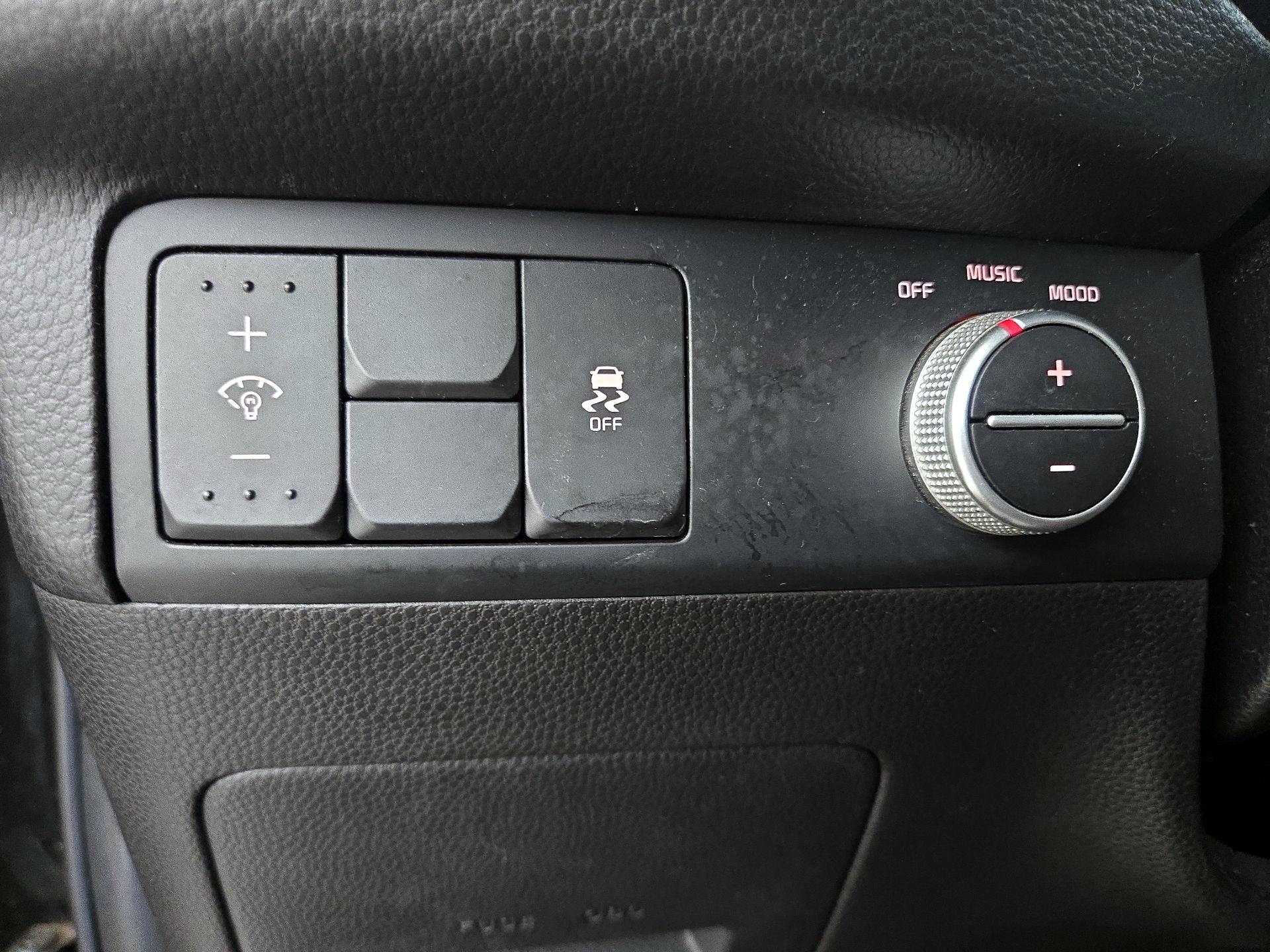 Thumbnail: 2015 Kia Soul - 13