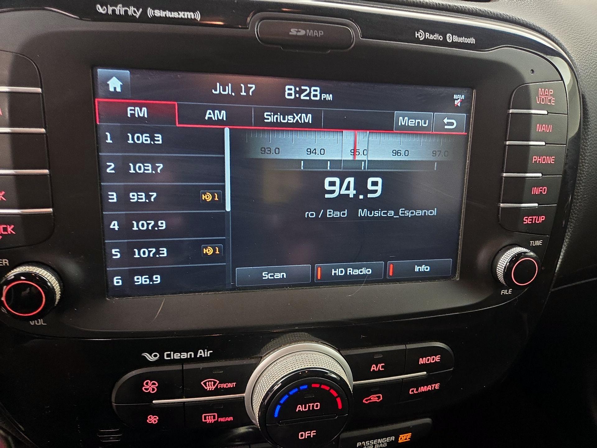 Thumbnail: 2015 Kia Soul - 16