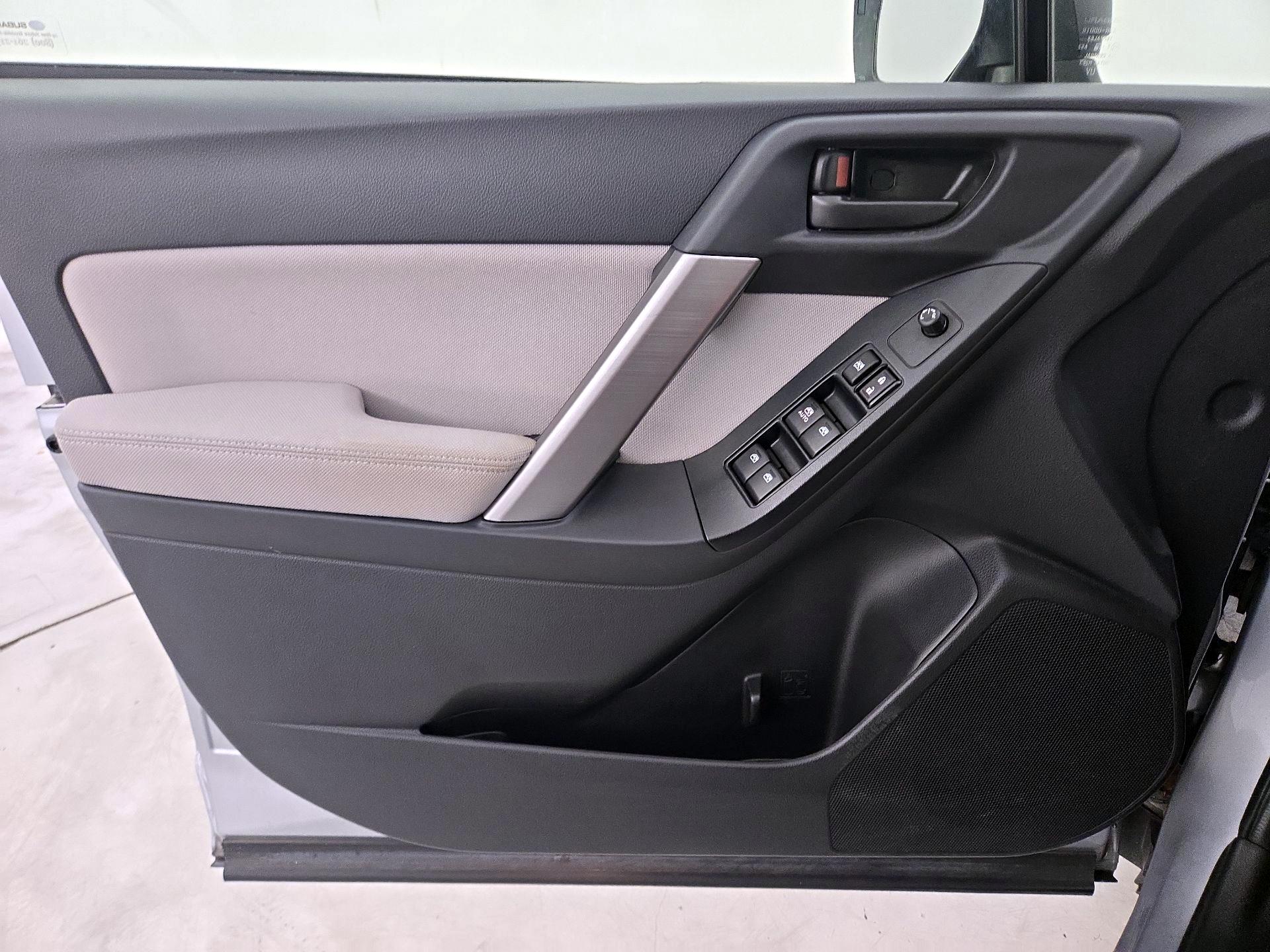 Thumbnail: 2015 Subaru Forester - 12