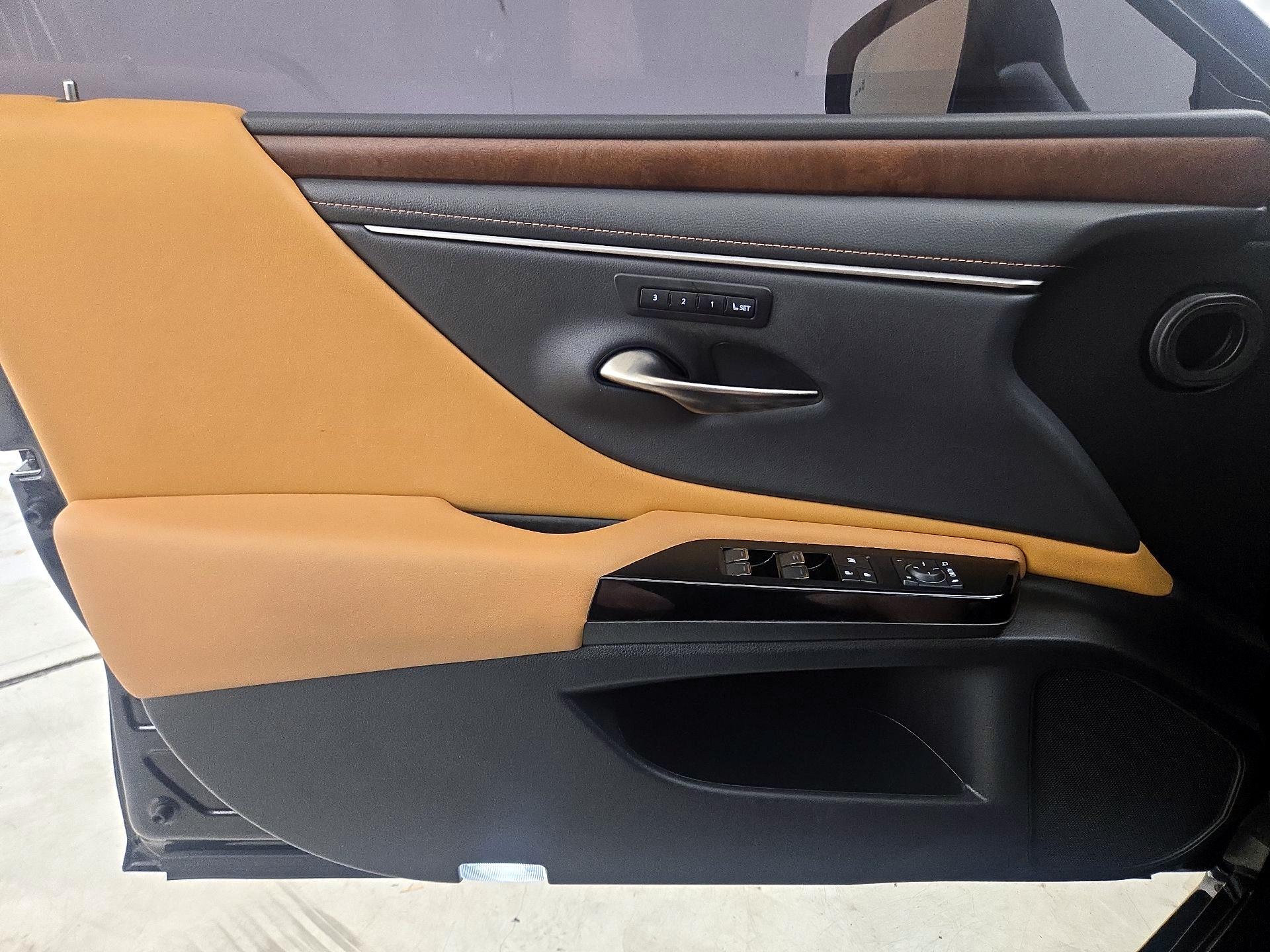 Thumbnail: 2024 Lexus ES - 12