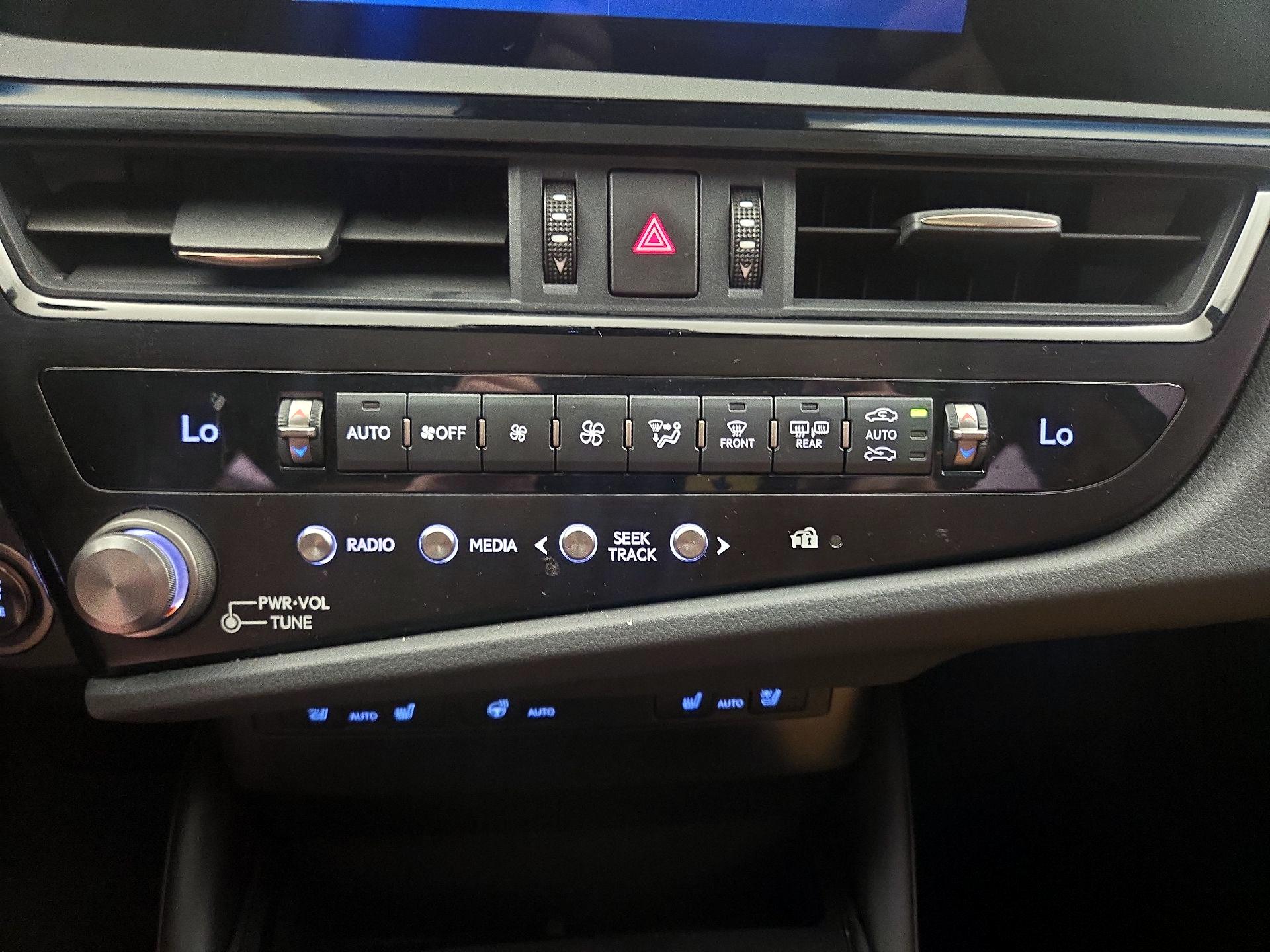 Thumbnail: 2024 Lexus ES - 16