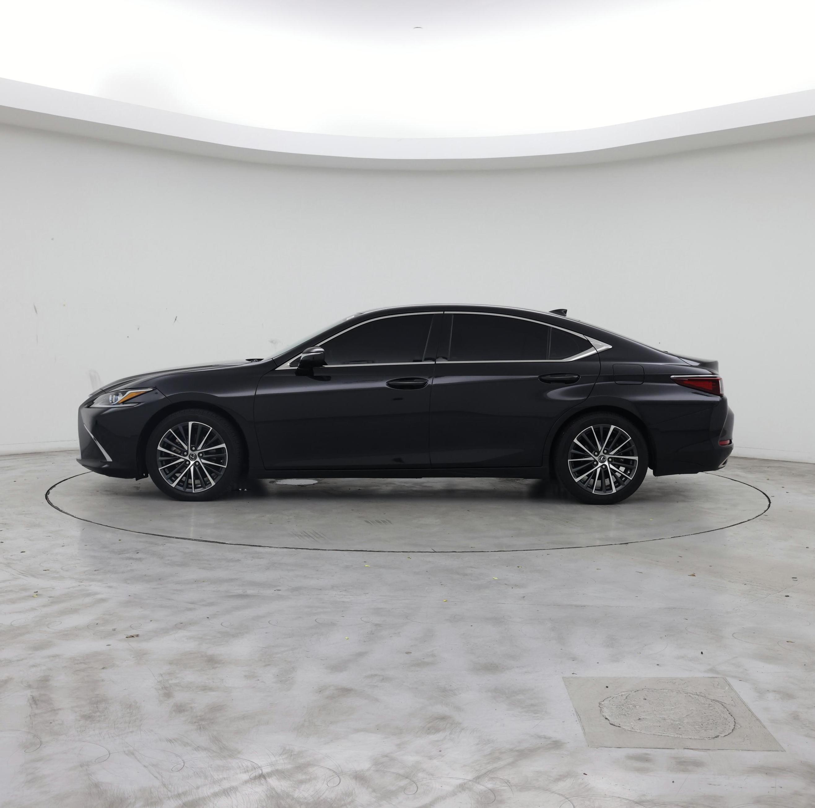 Thumbnail: 2024 Lexus ES - 3