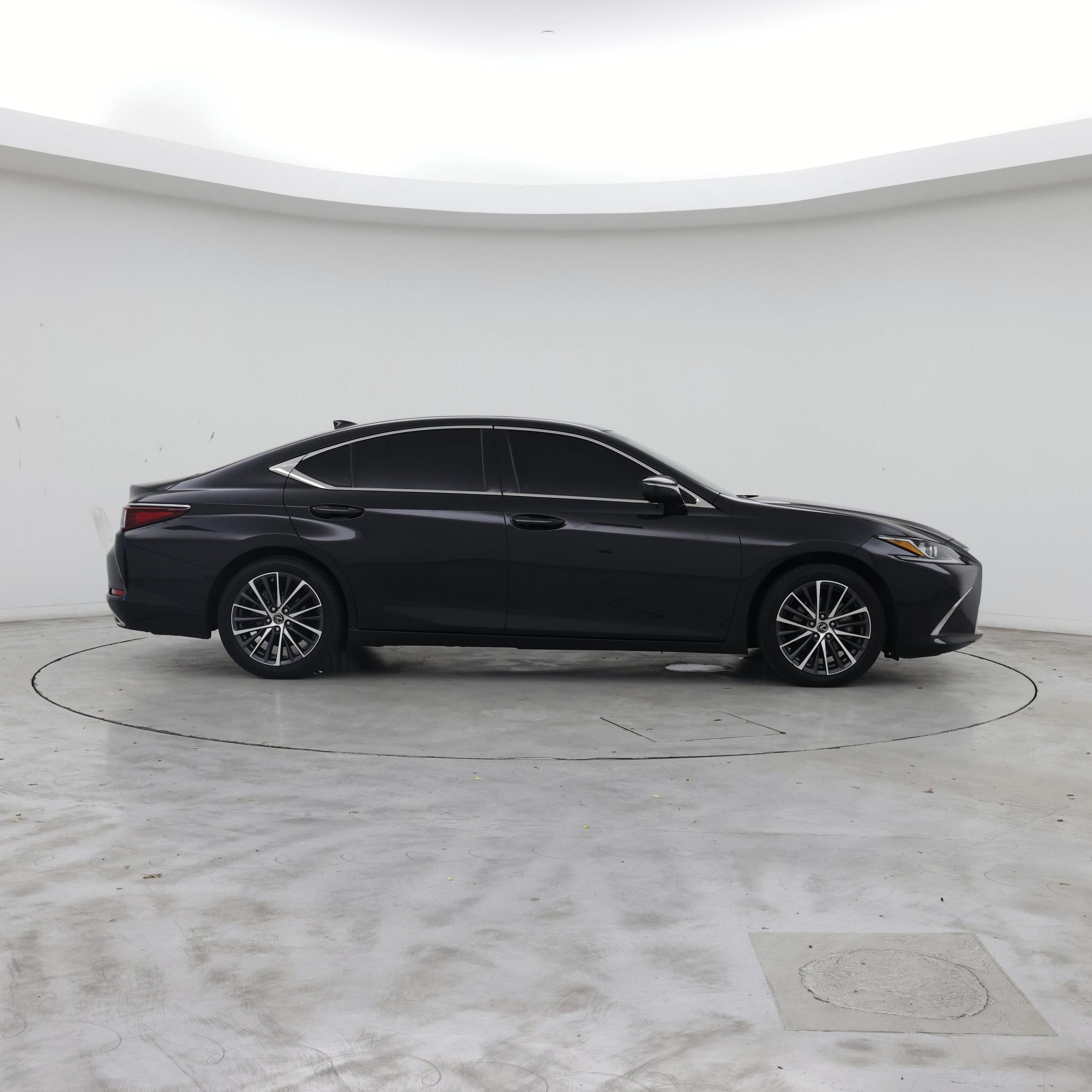 Thumbnail: 2024 Lexus ES - 7