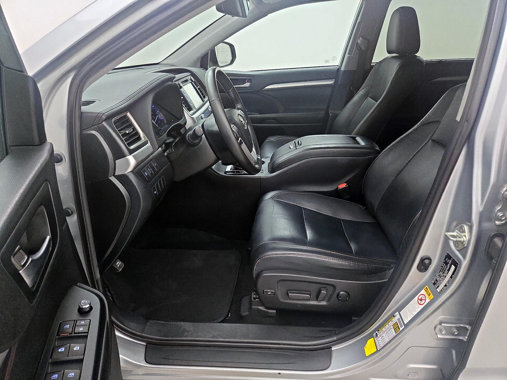 Thumbnail: 2019 Toyota Highlander - 11