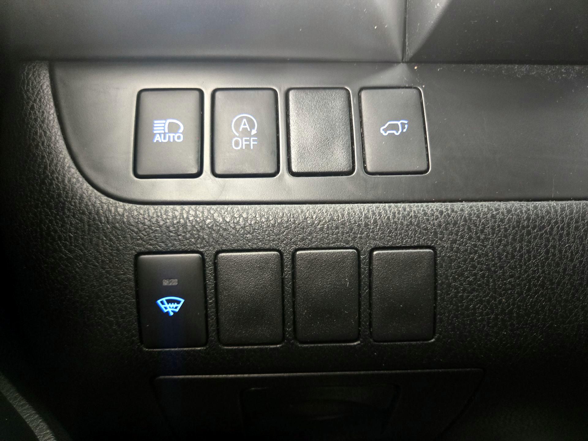 Thumbnail: 2019 Toyota Highlander - 13