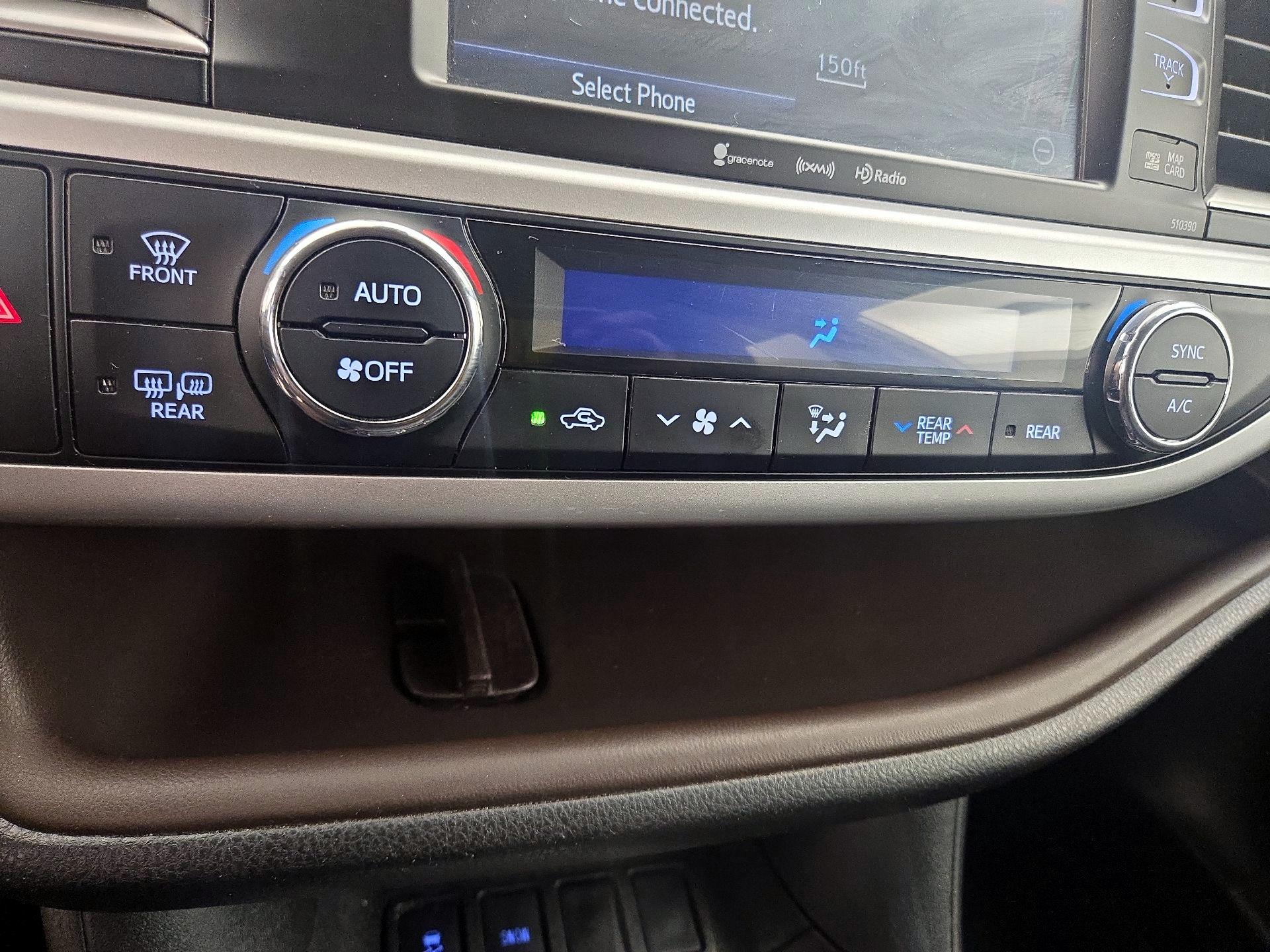 Thumbnail: 2019 Toyota Highlander - 17