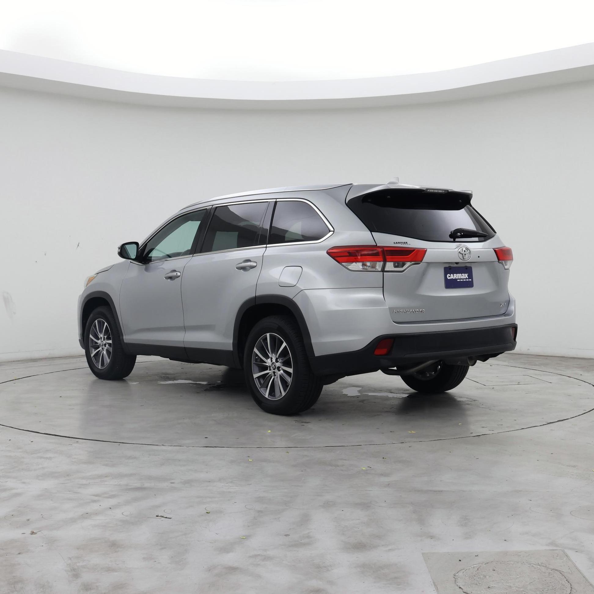 Thumbnail: 2019 Toyota Highlander - 2